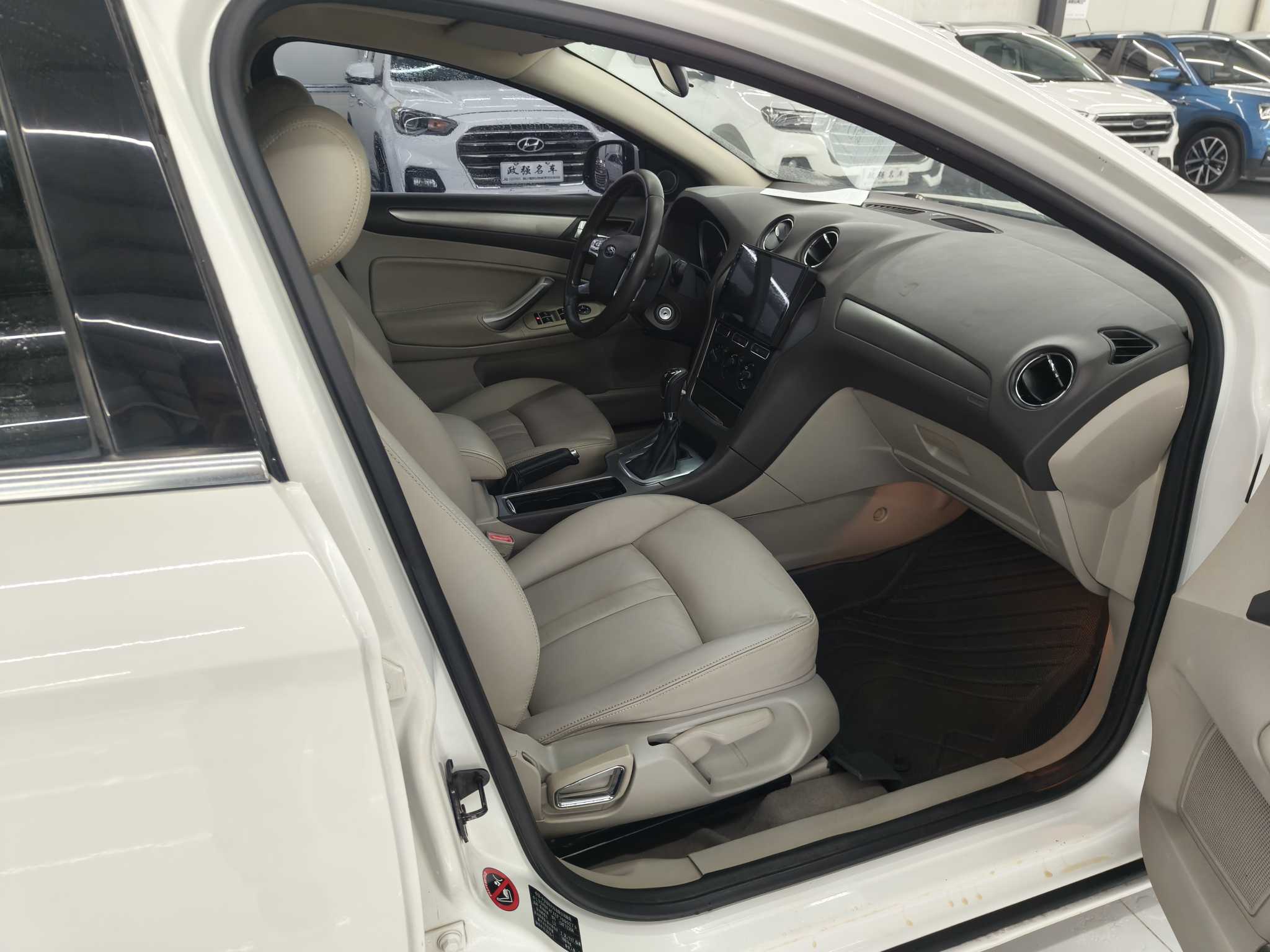 Ford Zhisheng 2014 car image #10