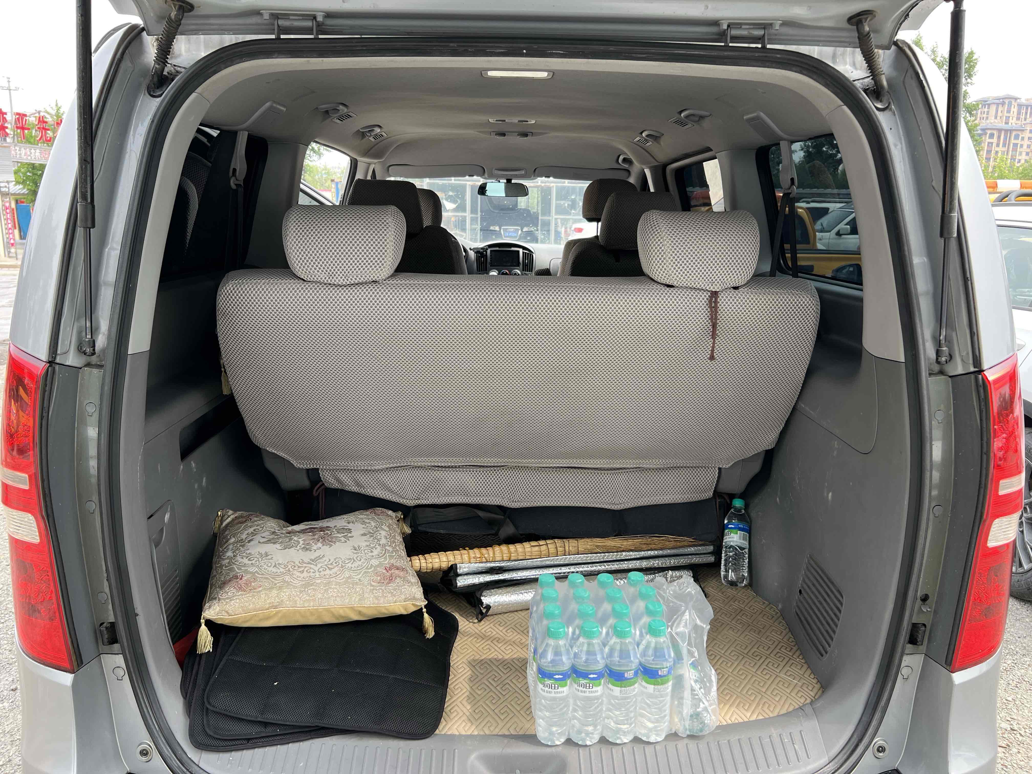 Hyundai H-1 2011 car image #10