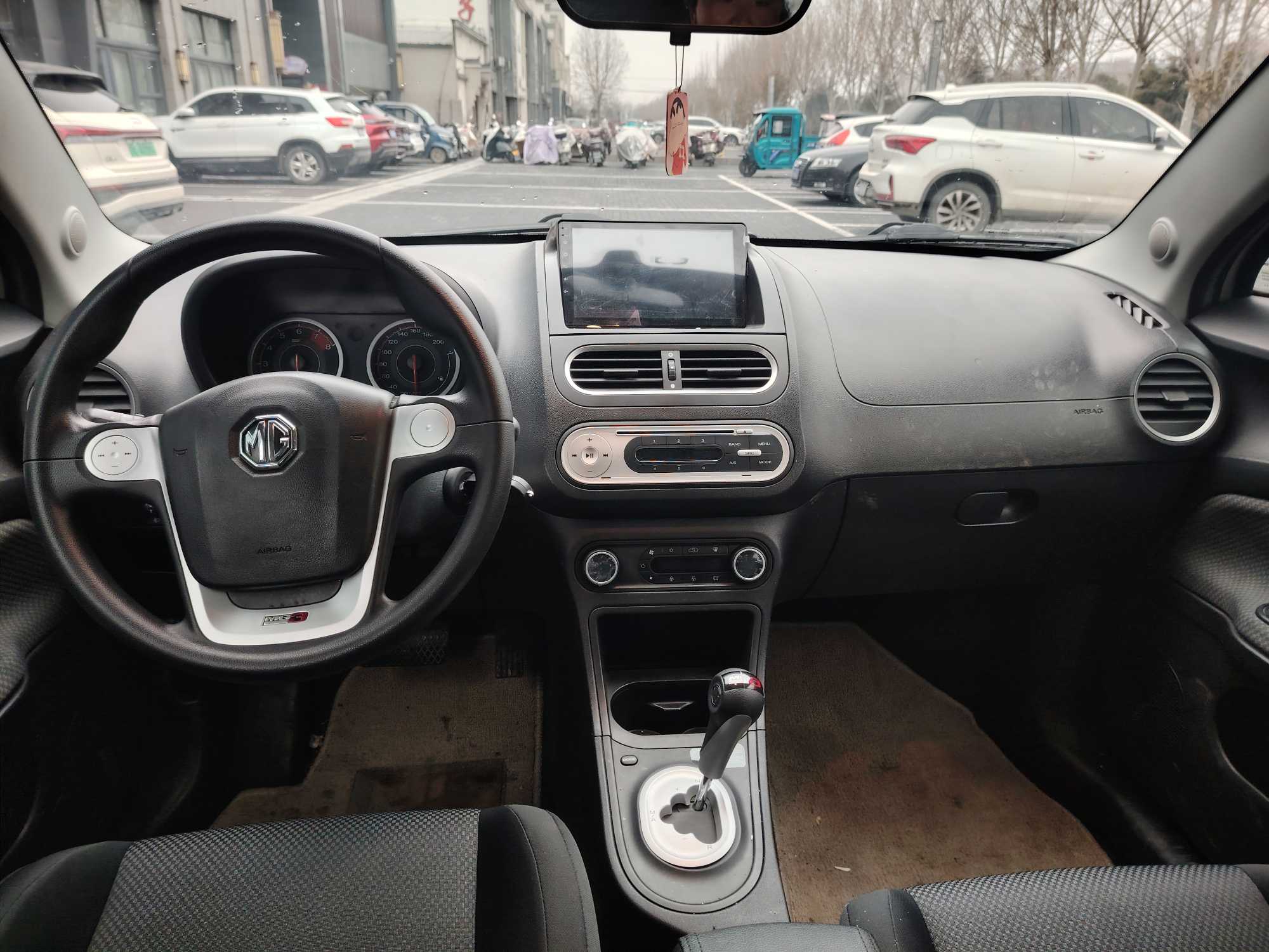 MG 3 2015 car image #10