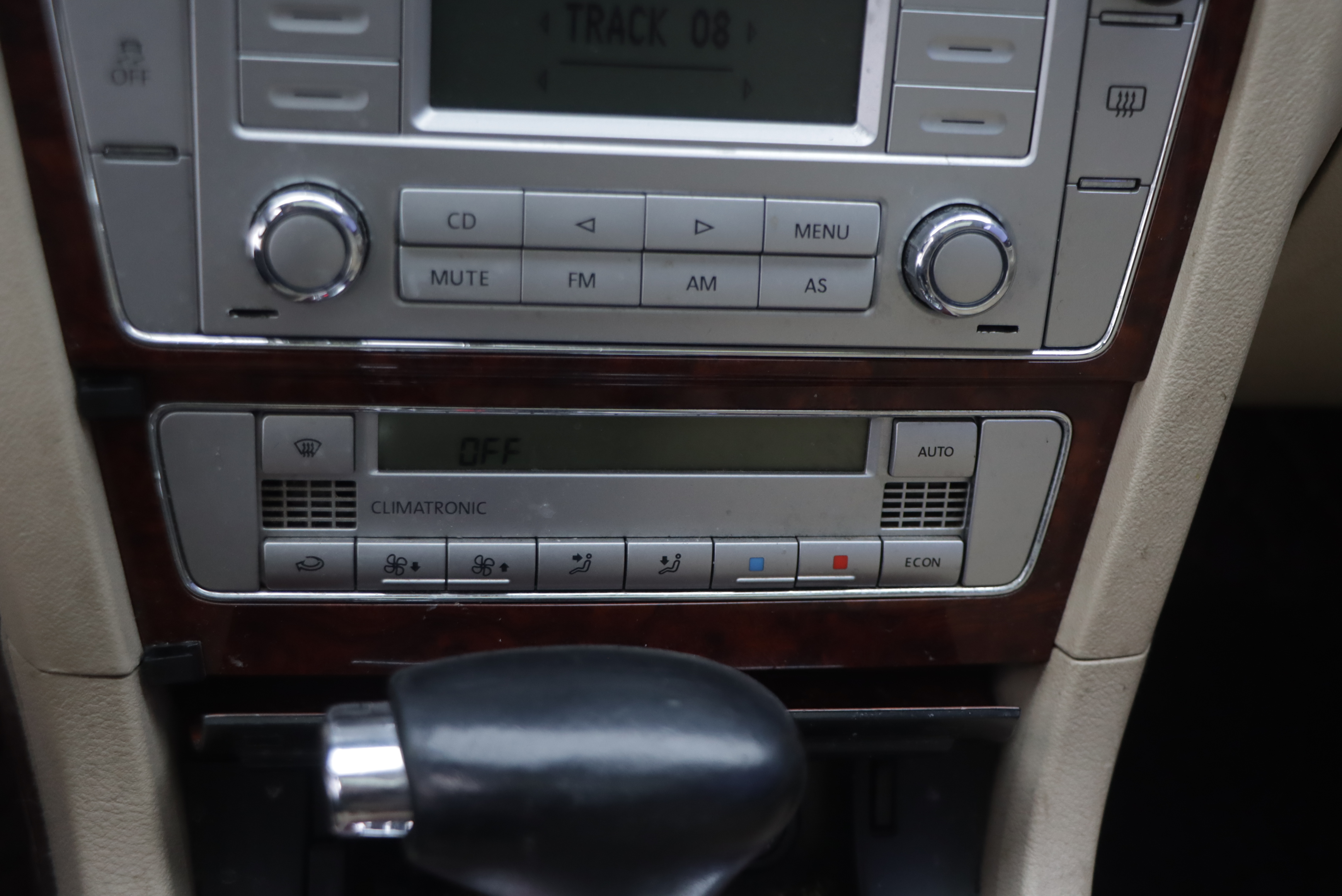 Volkswagen Passat Lingyu 2011 #10 Volkswagen Passat Lingyu 2011 car image #10