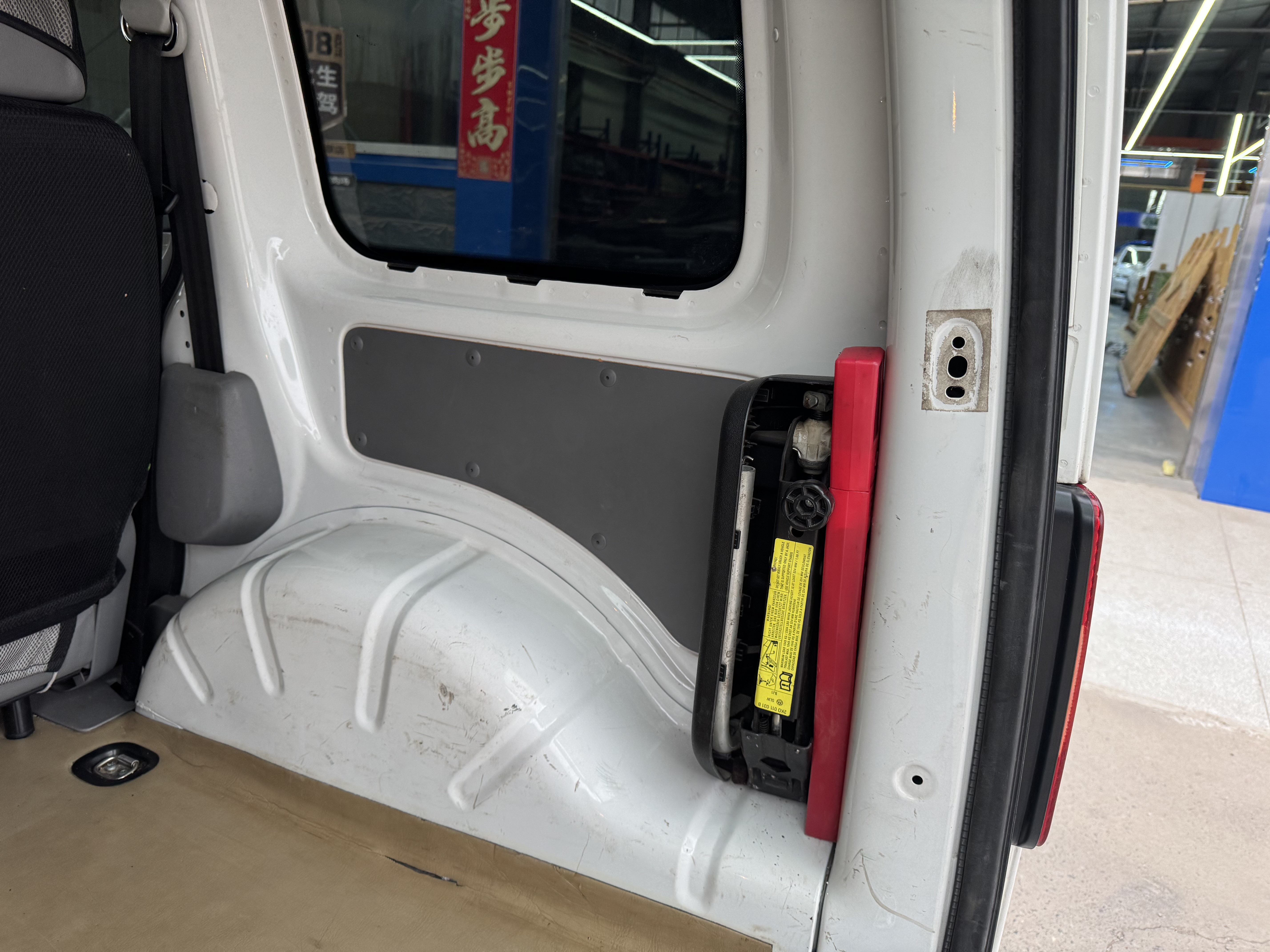 Volkswagen Caddy 2008 immagine di auto #10