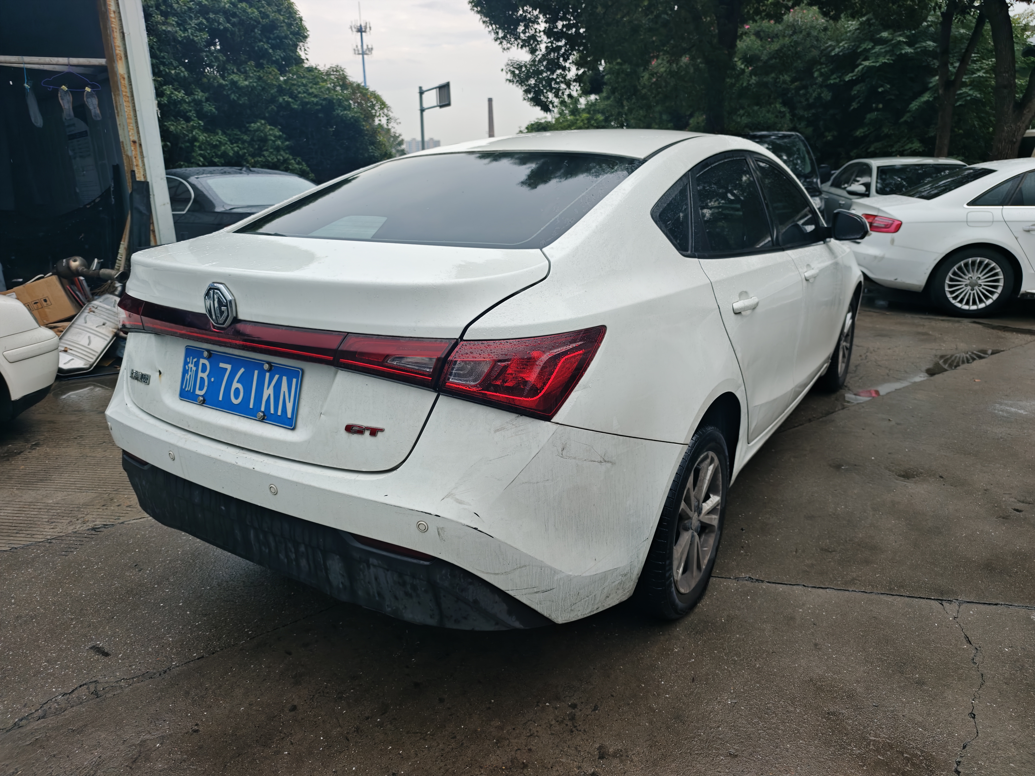 MG GT 2015 car image #10