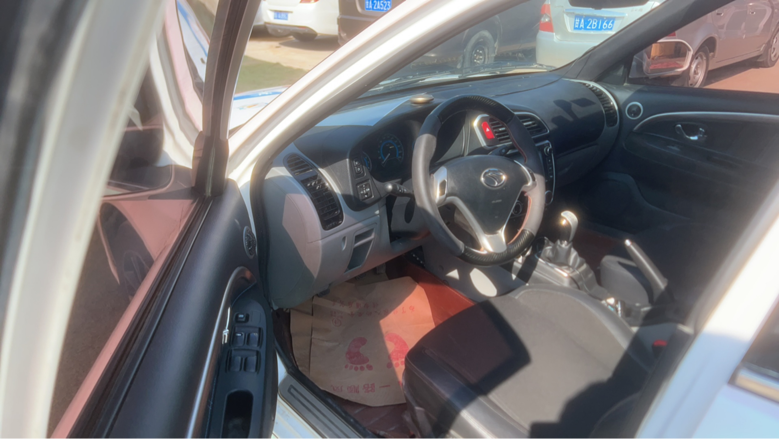 Soueast V3 Lingyue 2014 car image #10