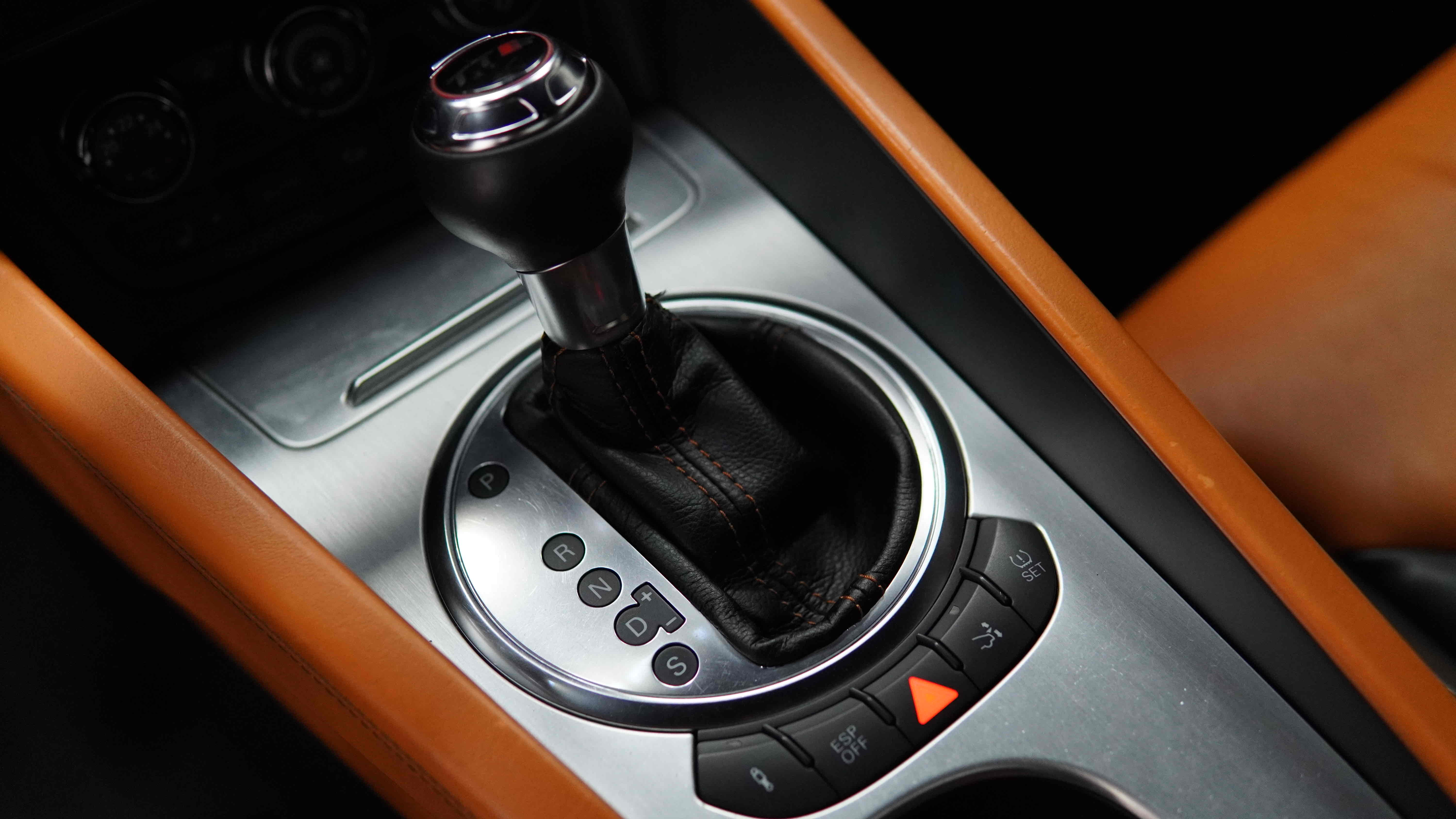 Audi TTS 2009 car image #10