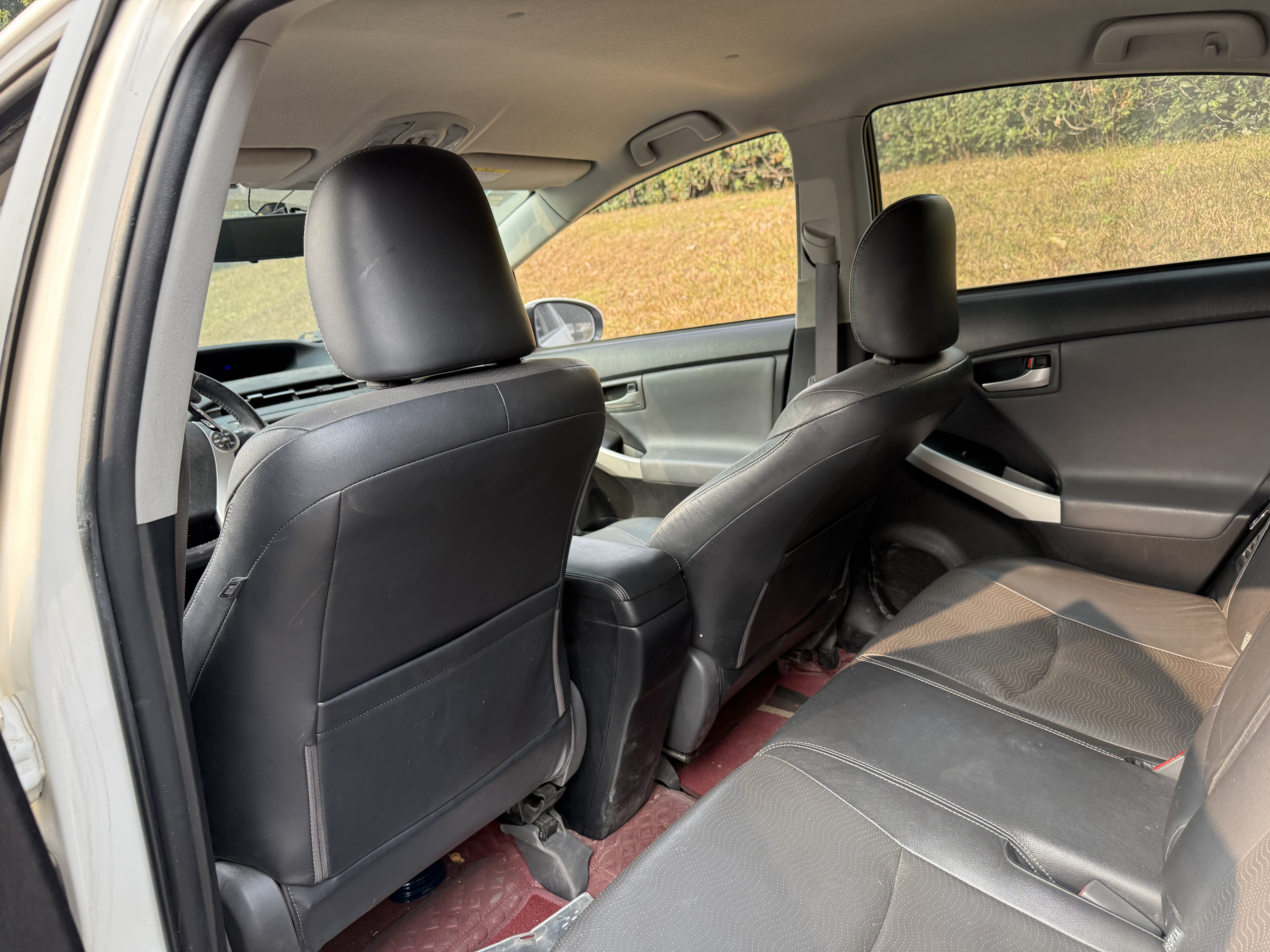 Toyota Prius 2015 car image #10