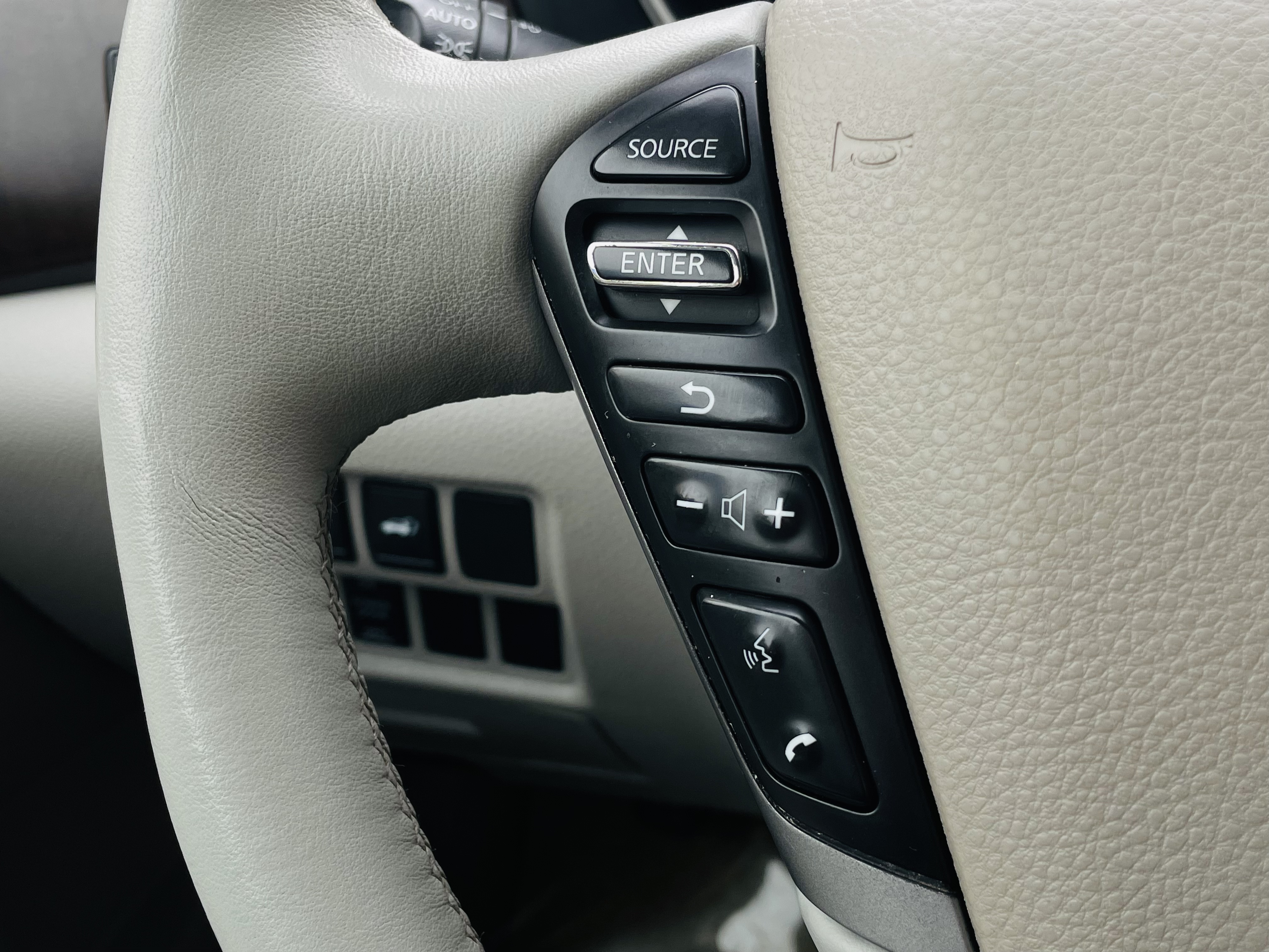 日产 贵士 2012 汽车图片 #10