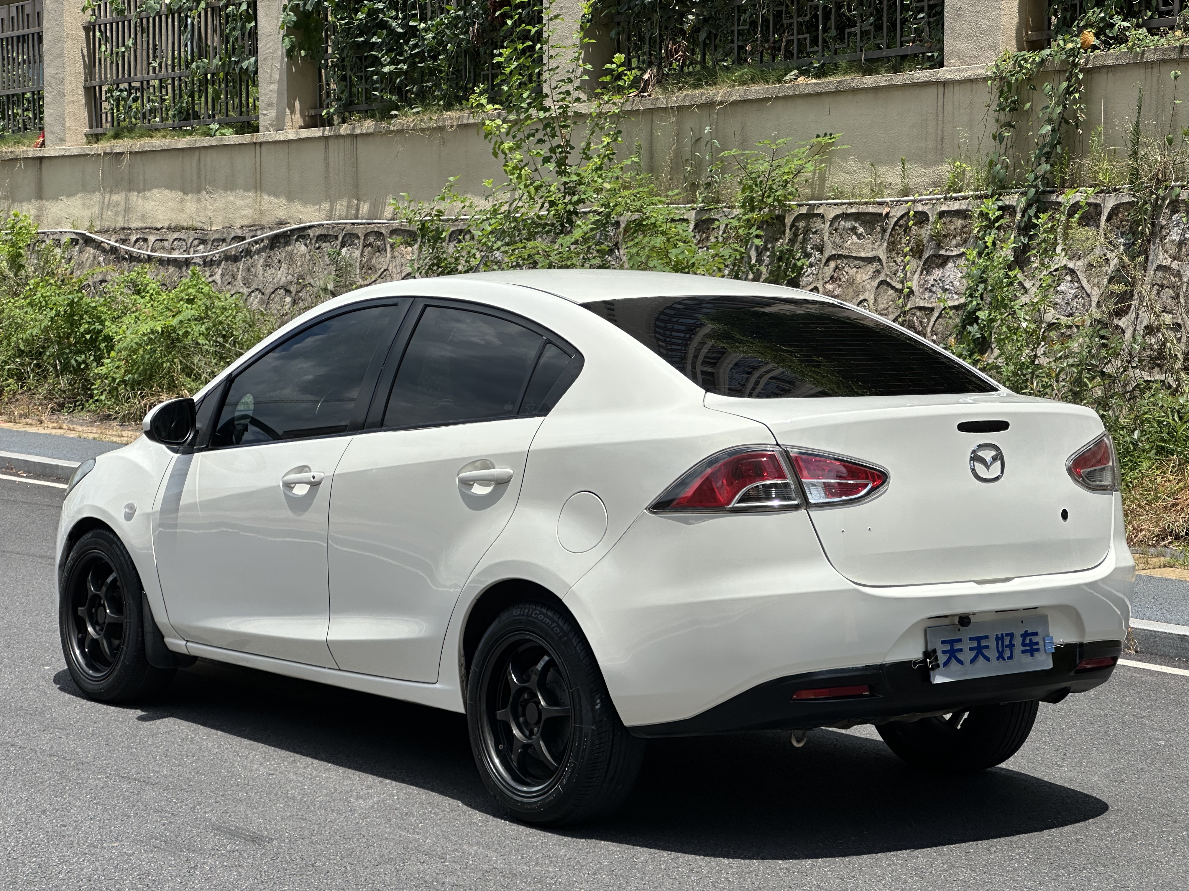 Mazda 2 Sedan 2011 صورة سيارة #10