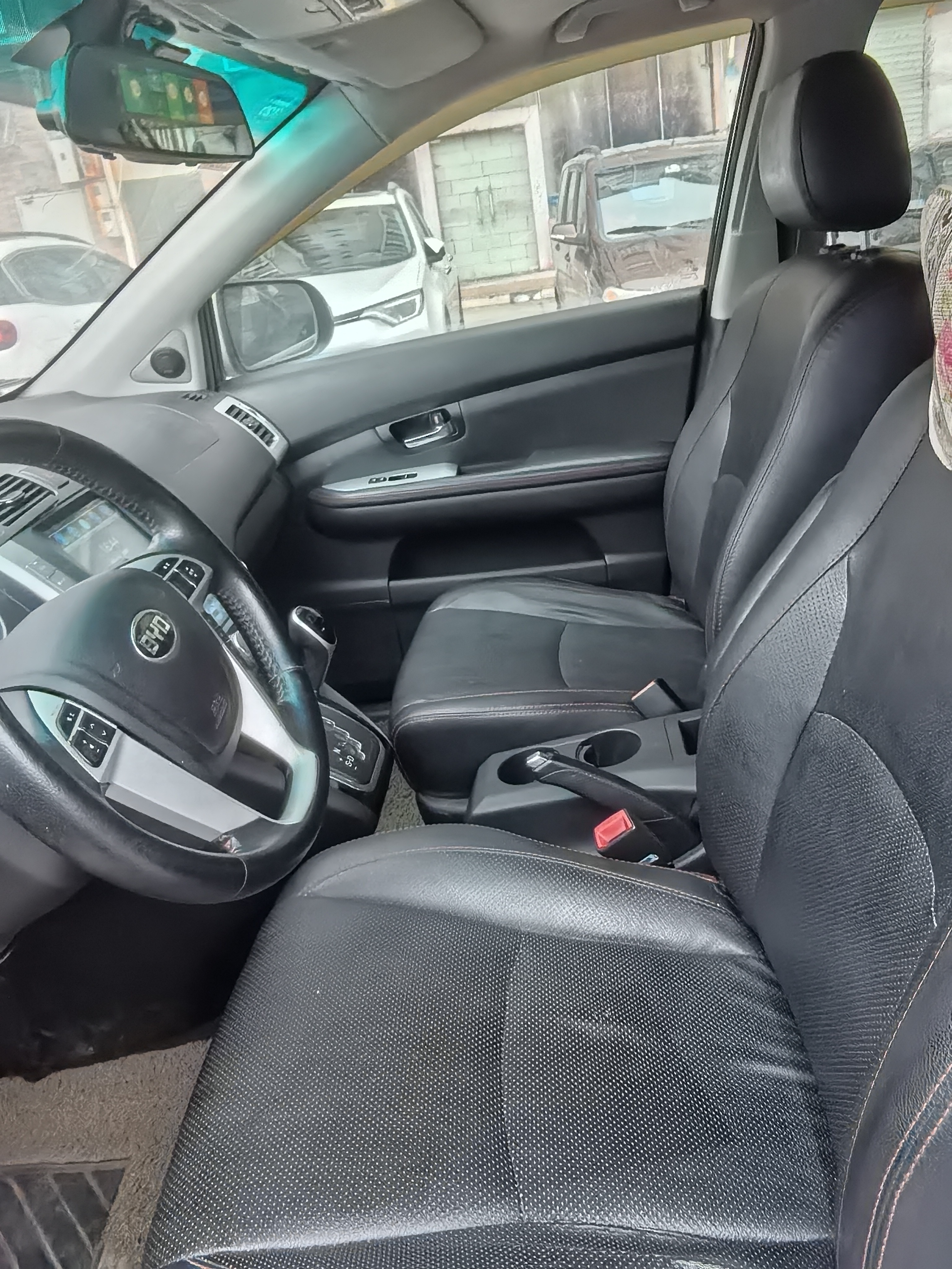 BYD S6 2015 car image #10