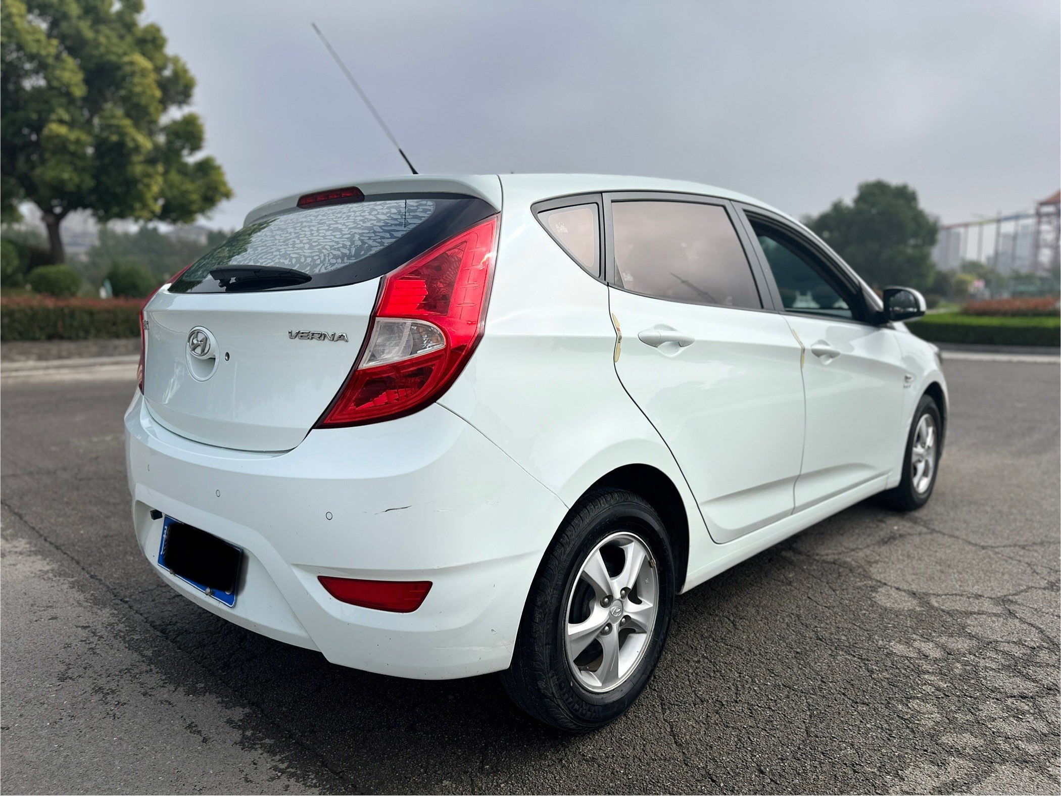 Hyundai Reina Hatchback 2017 car image #10