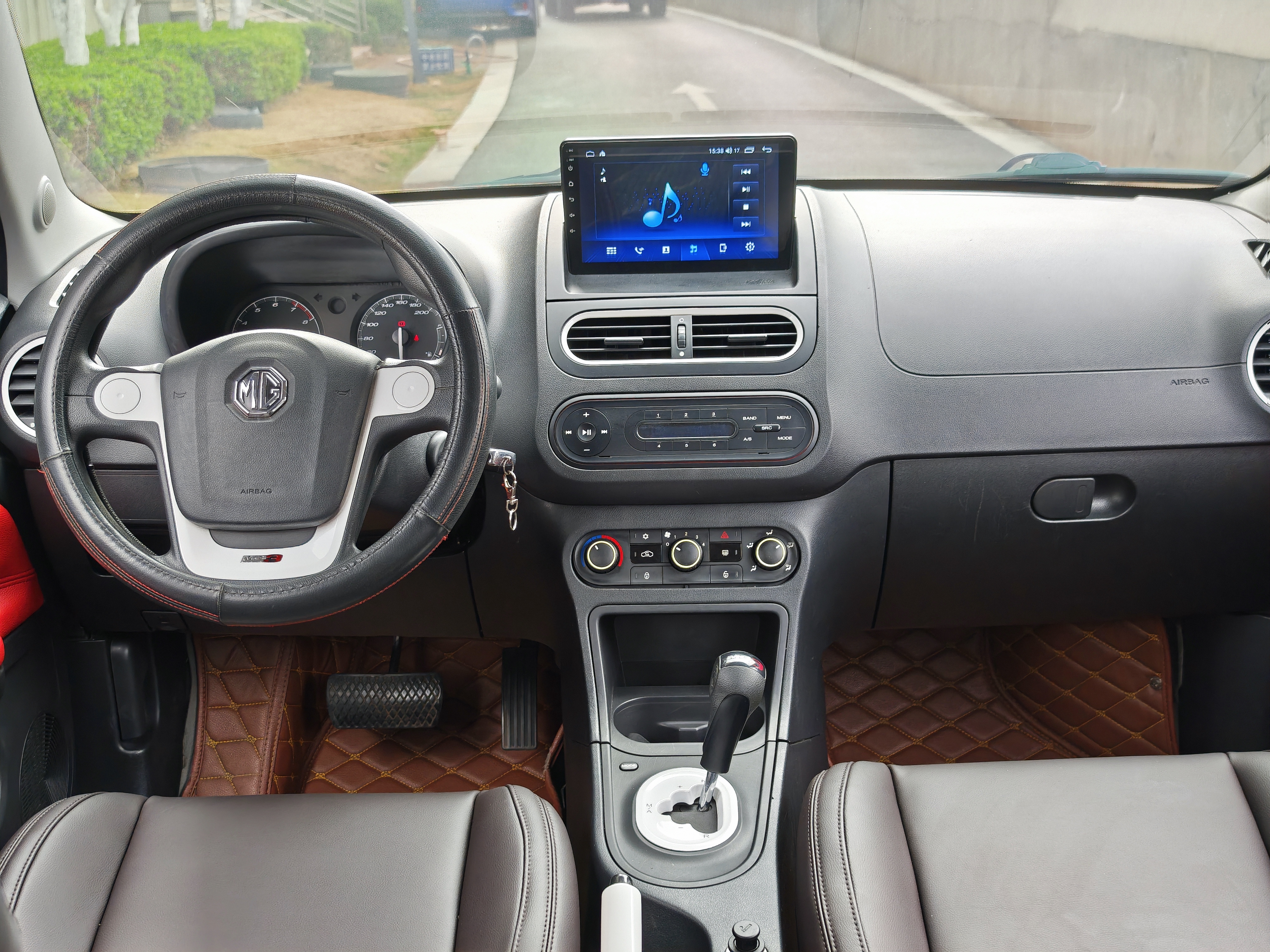 MG 3 2012 car image #10