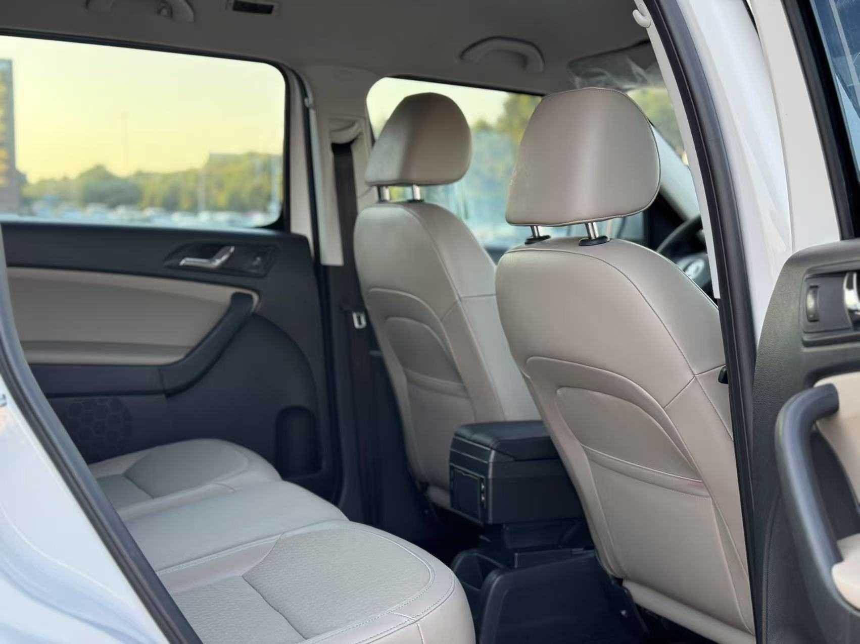 Skoda Yeti 2015 car image #10