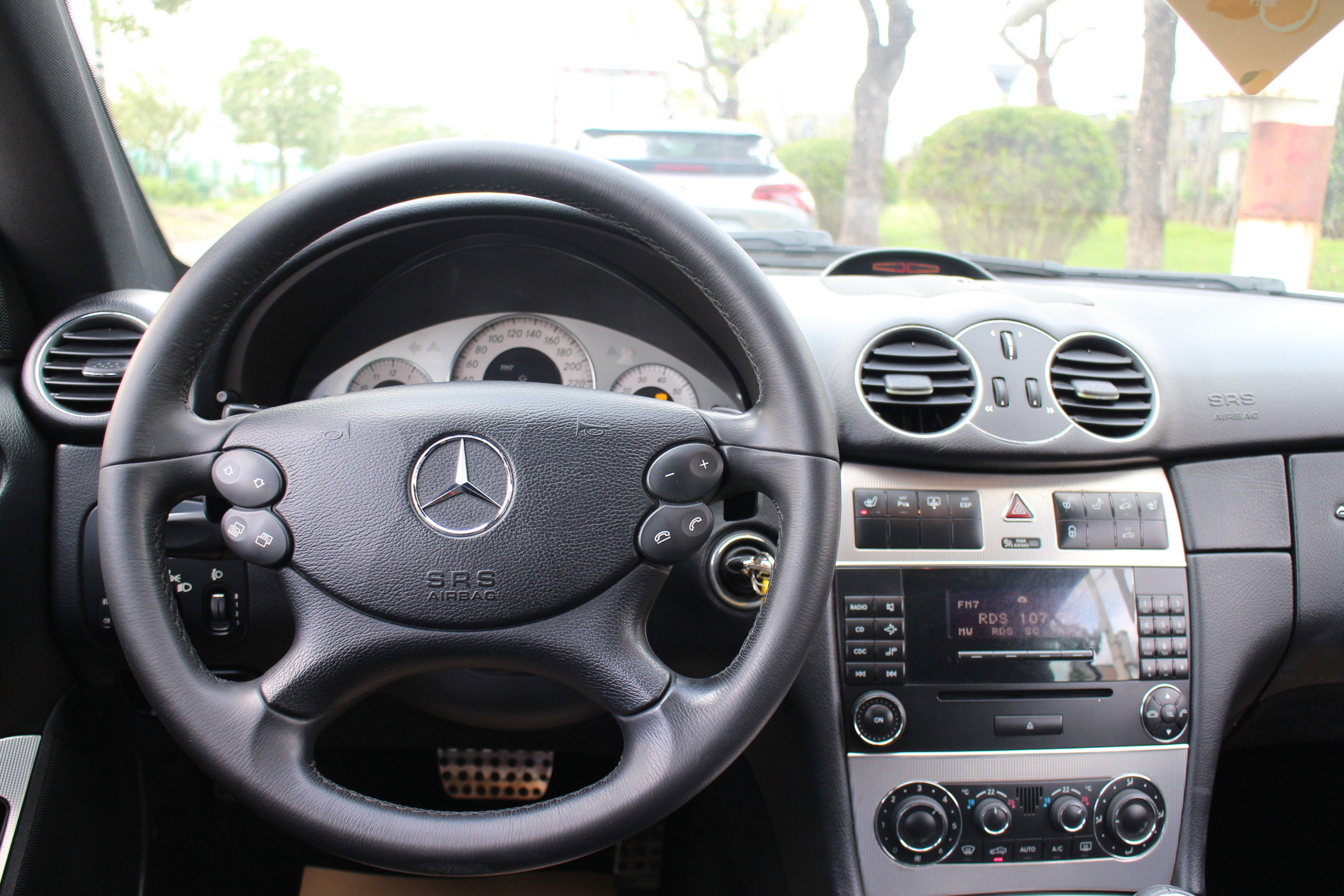 Mercedes-Benz CLK Class 2008 #10 Mercedes-Benz CLK Class 2008 car image #10