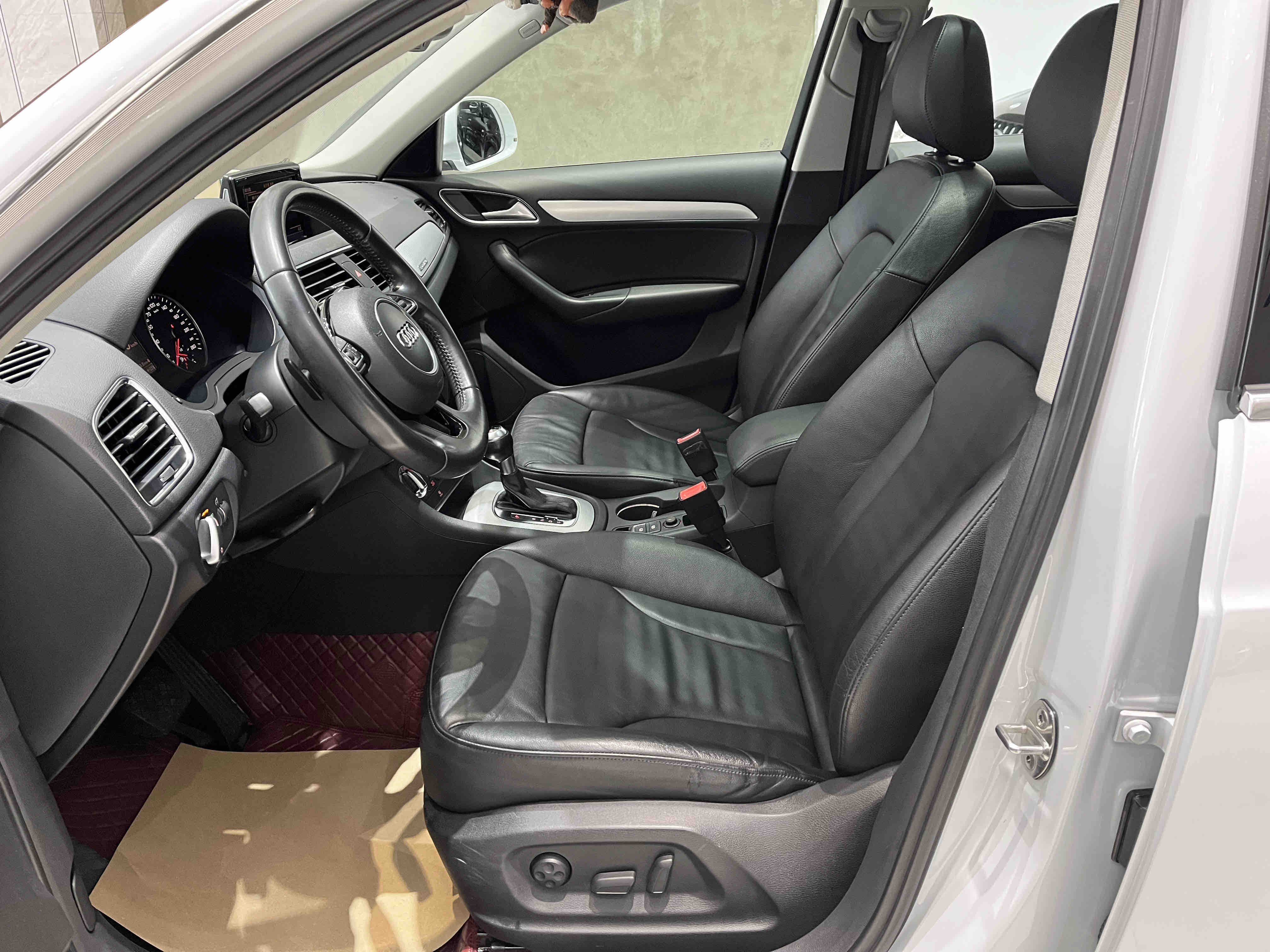 Audi Q3 (Imported) 2012 car image #10