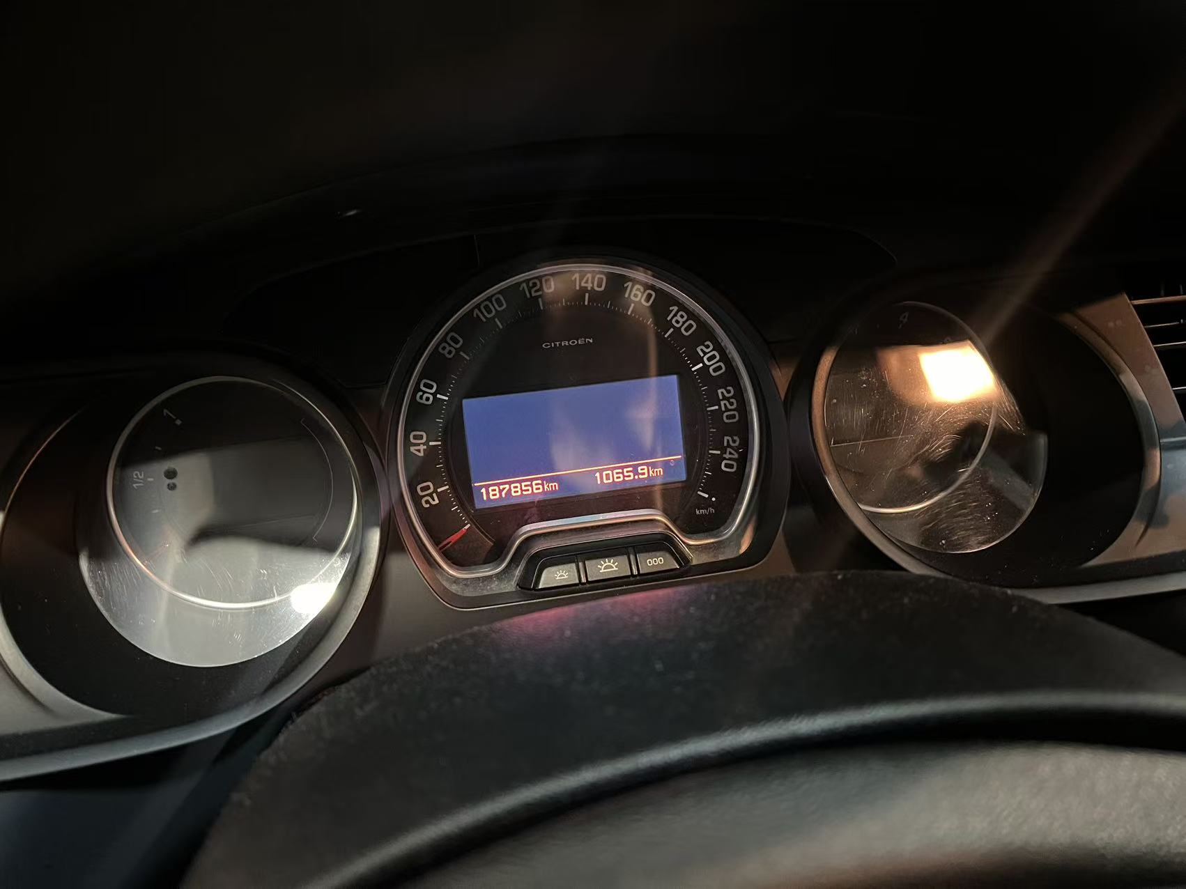 Citroen C5 2011 car image #10