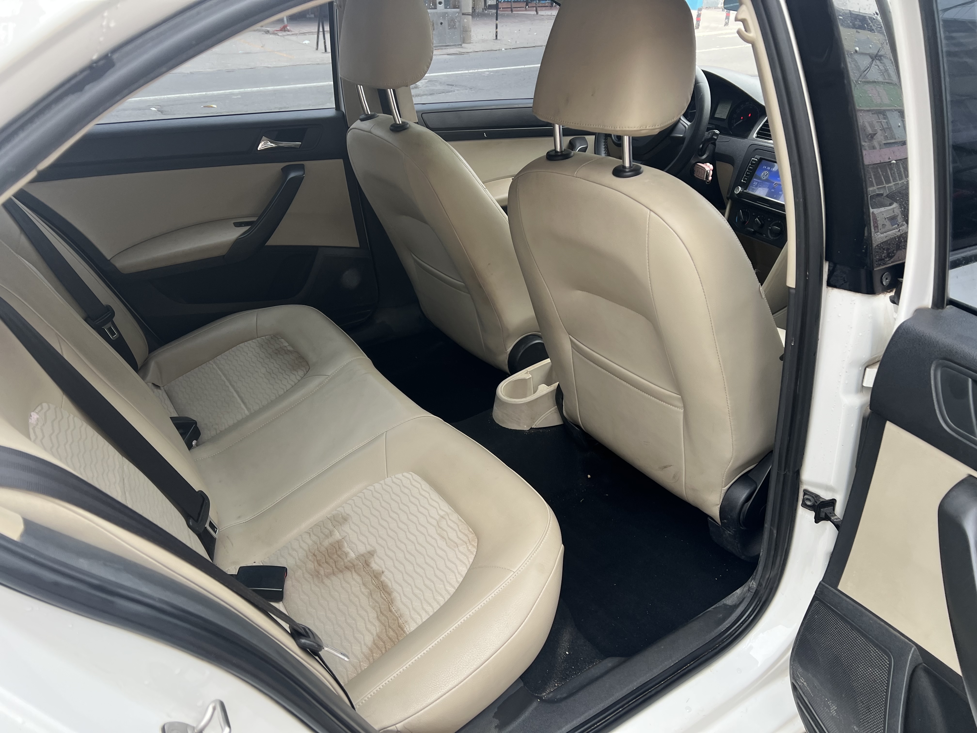 Skoda Rapid 2015 immagine di auto #10