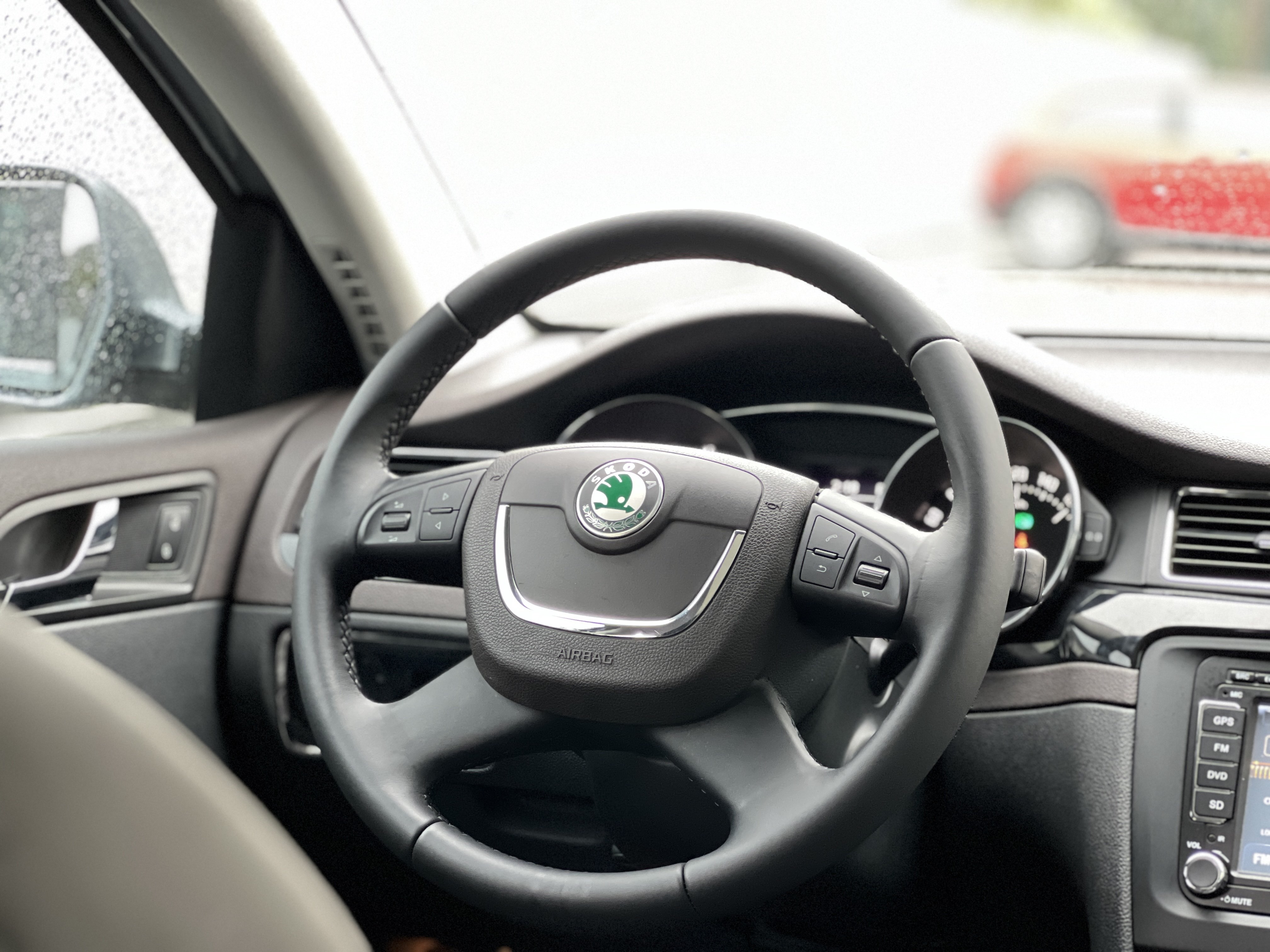 Skoda Superb Combi 2015 car image #10