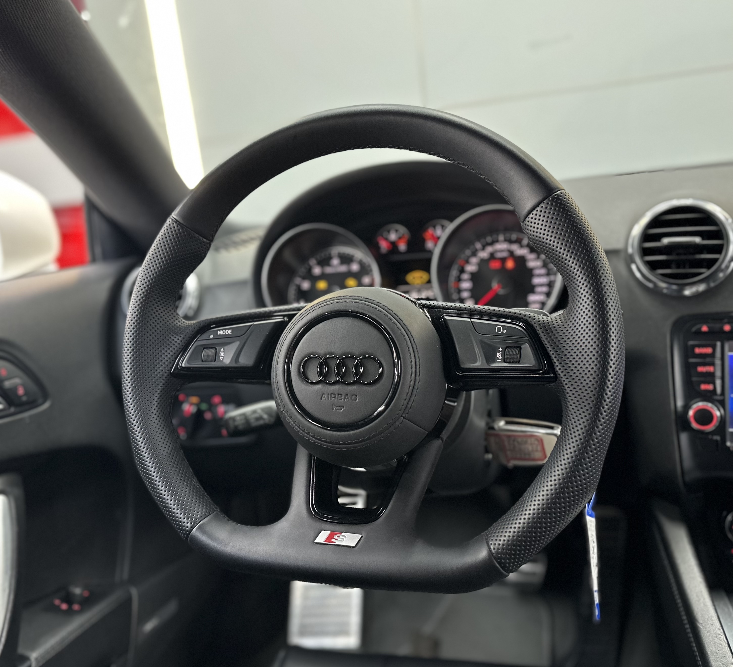 Audi TT 2009 image de voiture #10