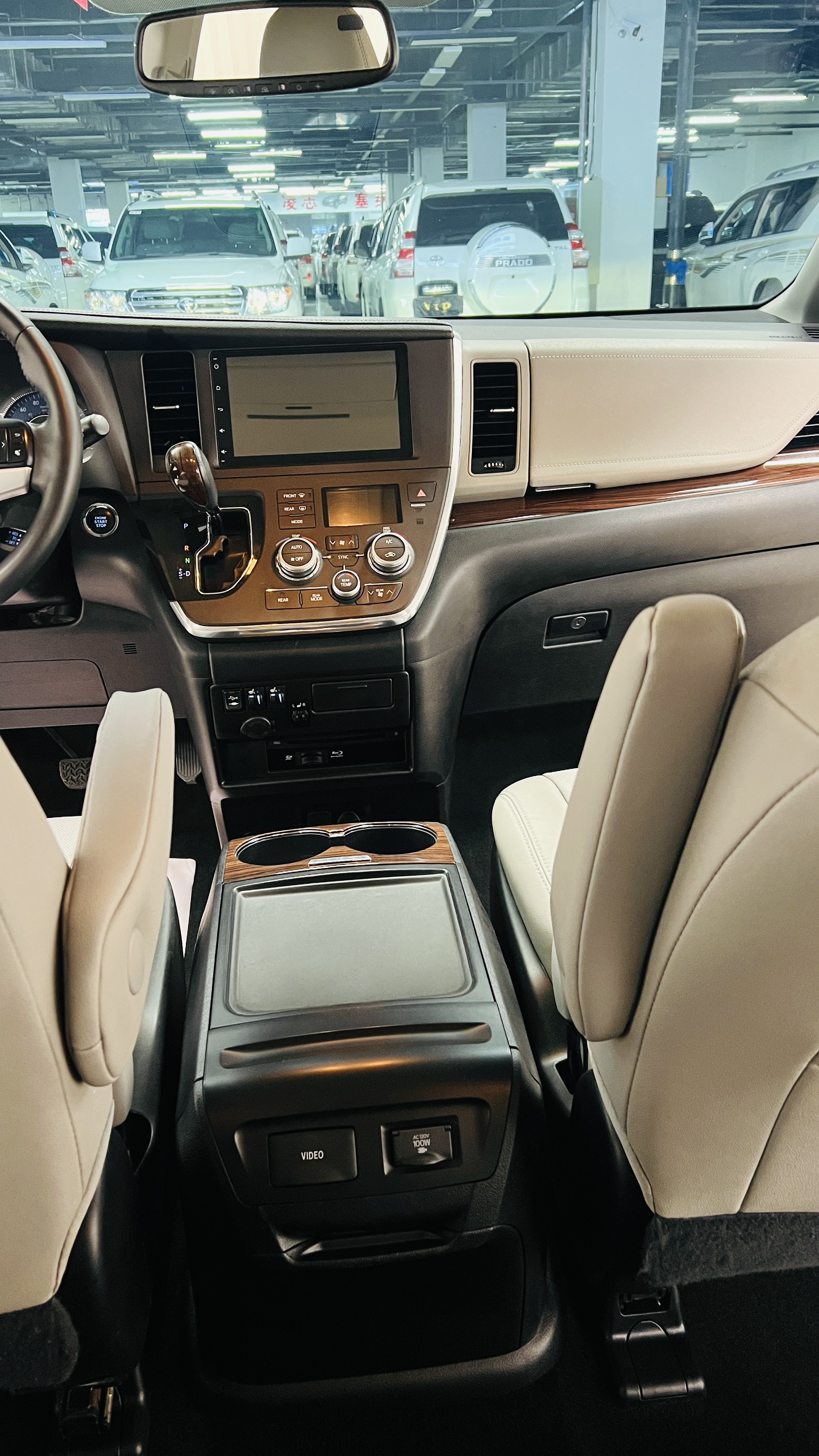 Toyota SIENNA 2016 car image #10