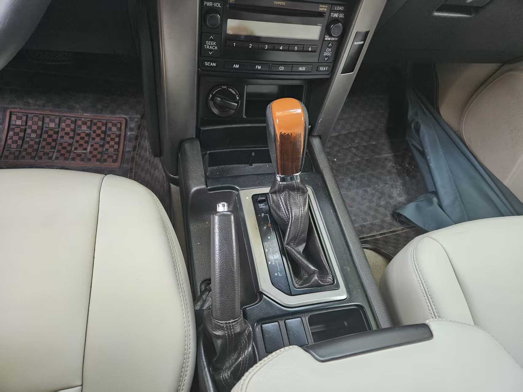 Toyota Land Cruiser Prado 2012 #10 Toyota Land Cruiser Prado 2012 car image #10