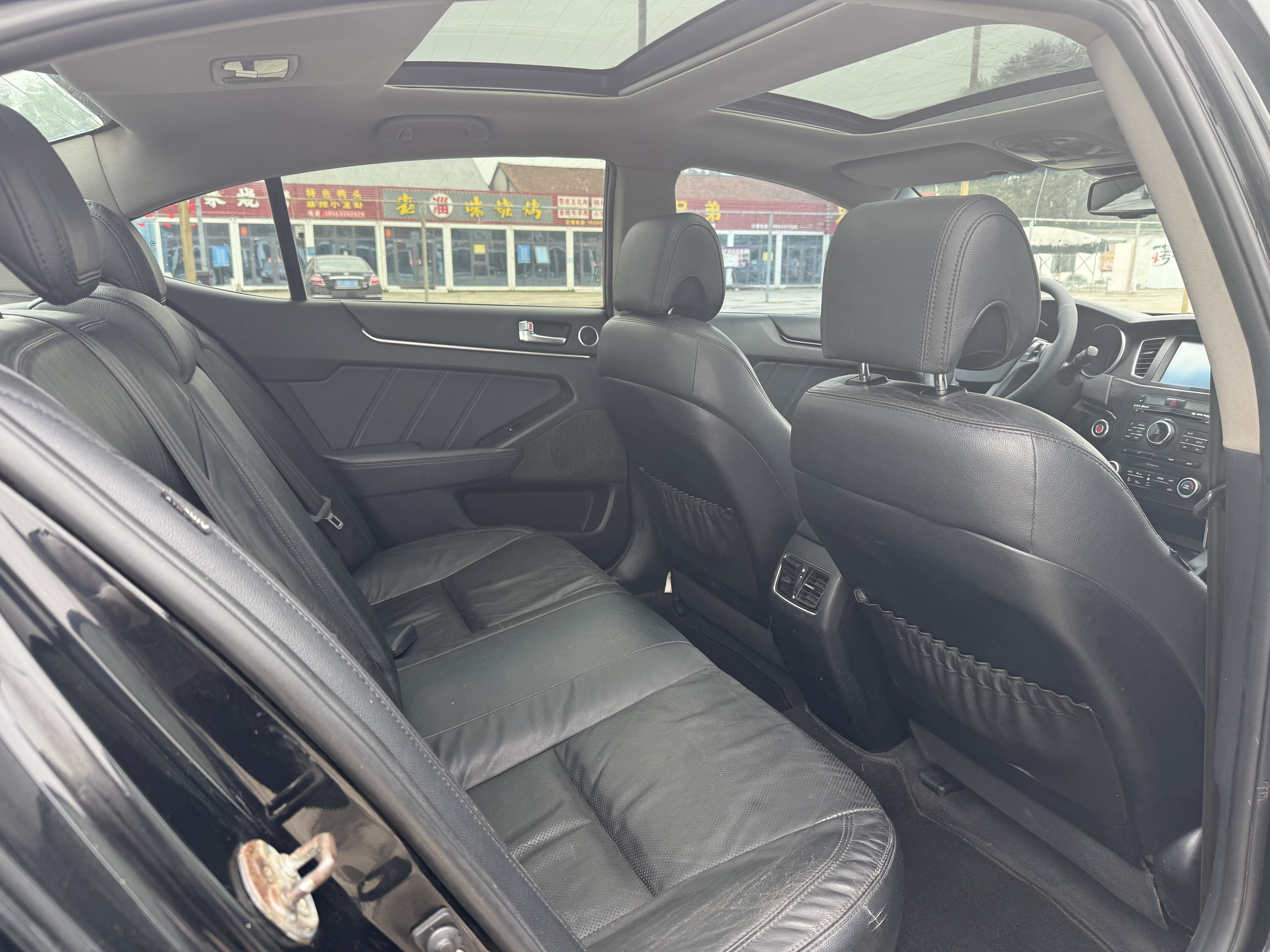 Kia Cadenza 2011 immagine di auto #10