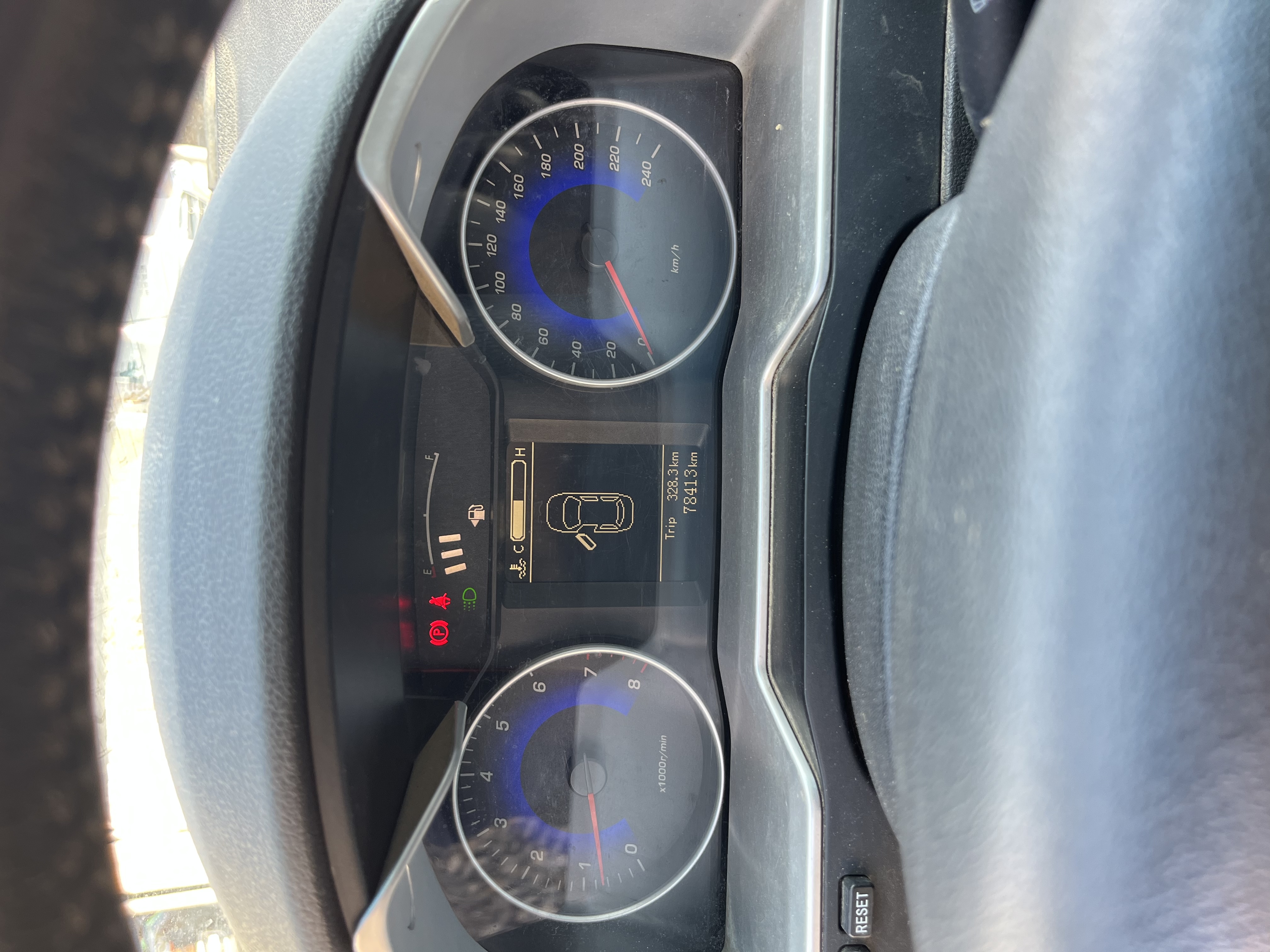 GEELY Emgrand 2015 #10 GEELY Emgrand 2015 car image #10