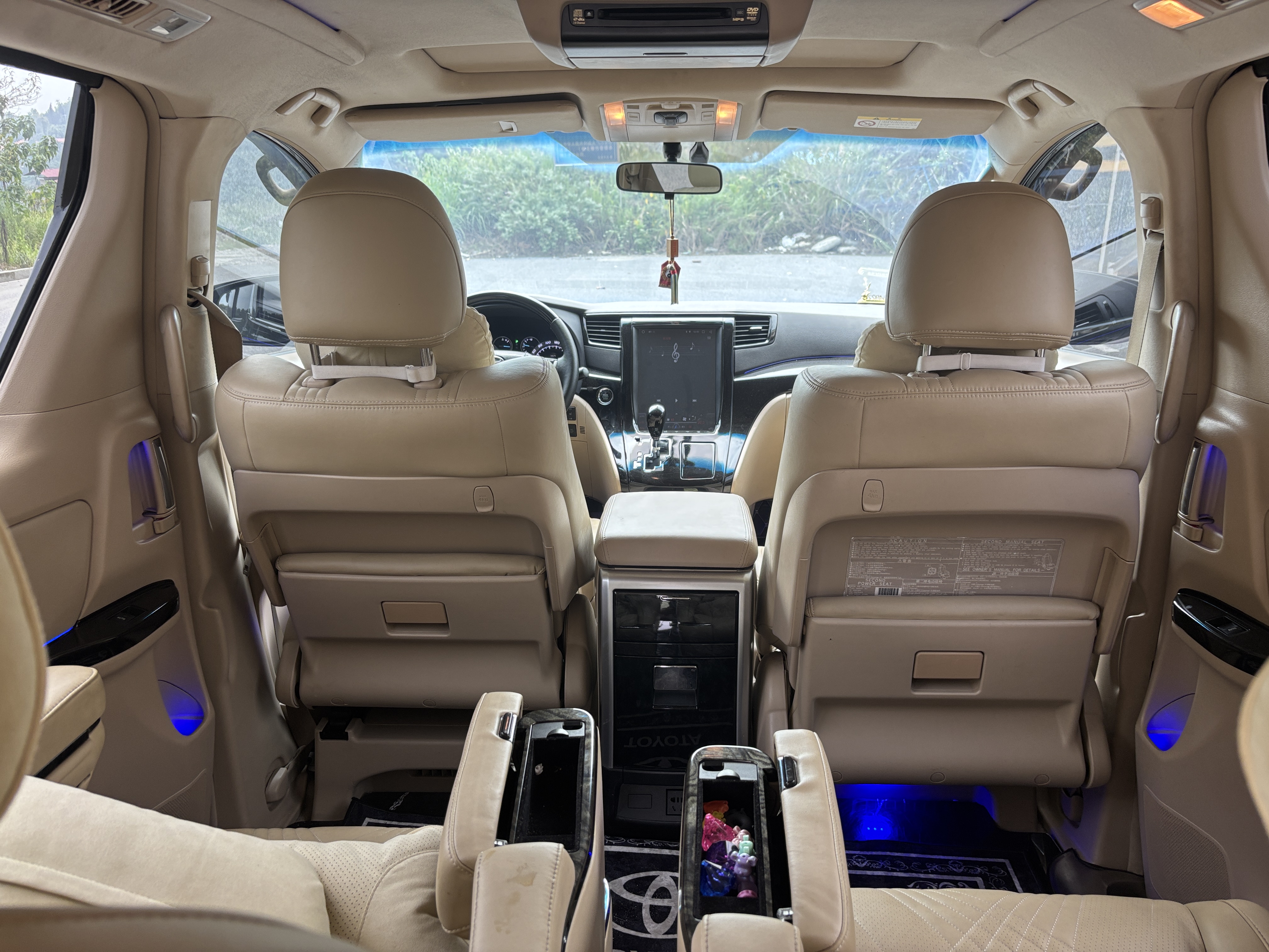 丰田 埃尔法 2011 汽车图片 #10