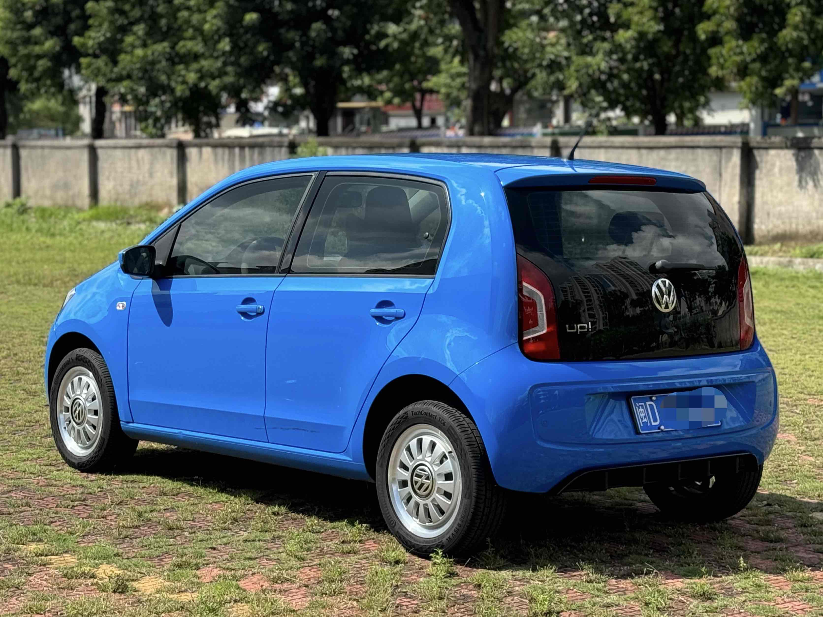 Volkswagen up! 2016 imagem de carro #10