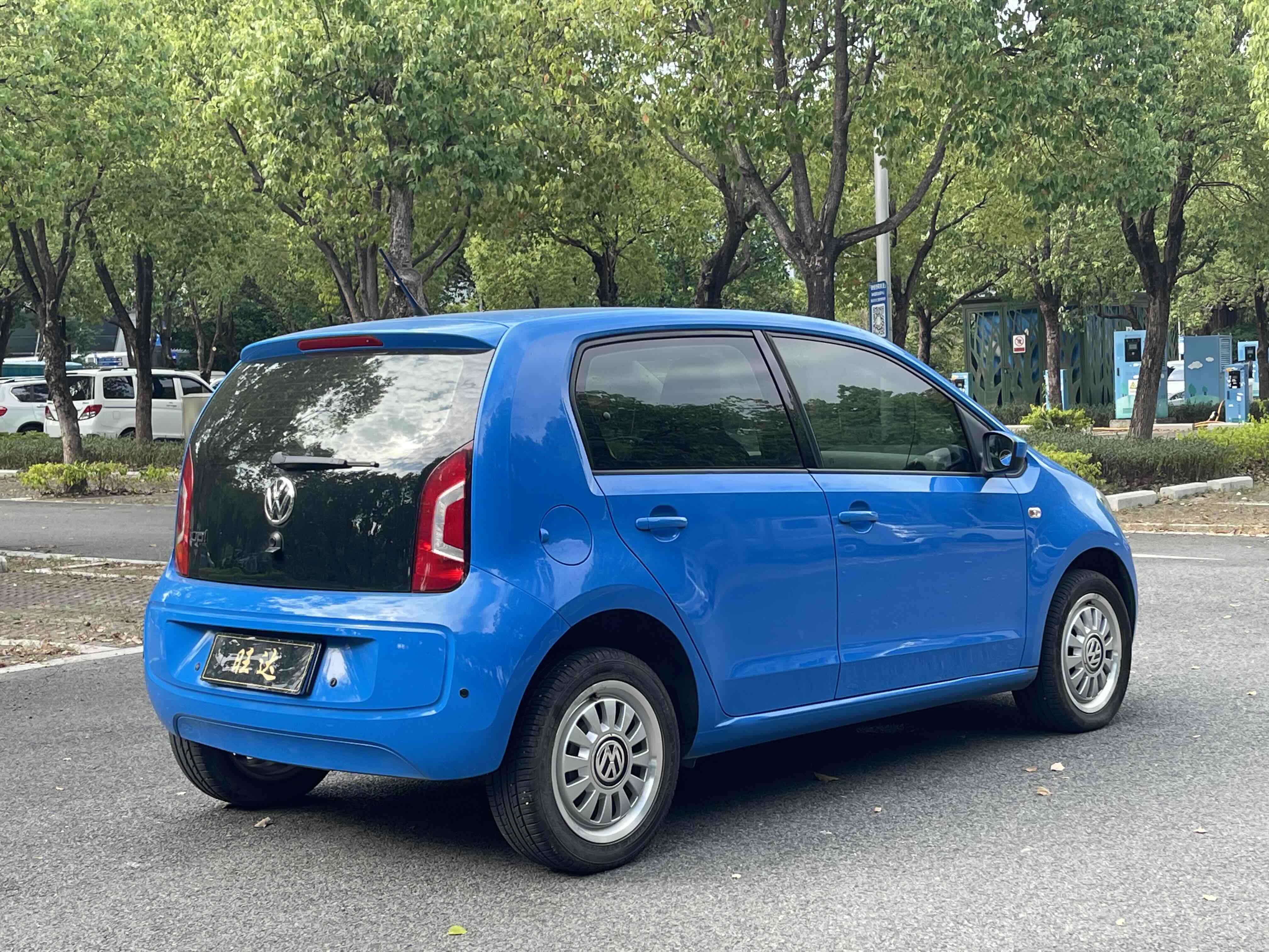 Volkswagen up! 2016 imagem de carro #10