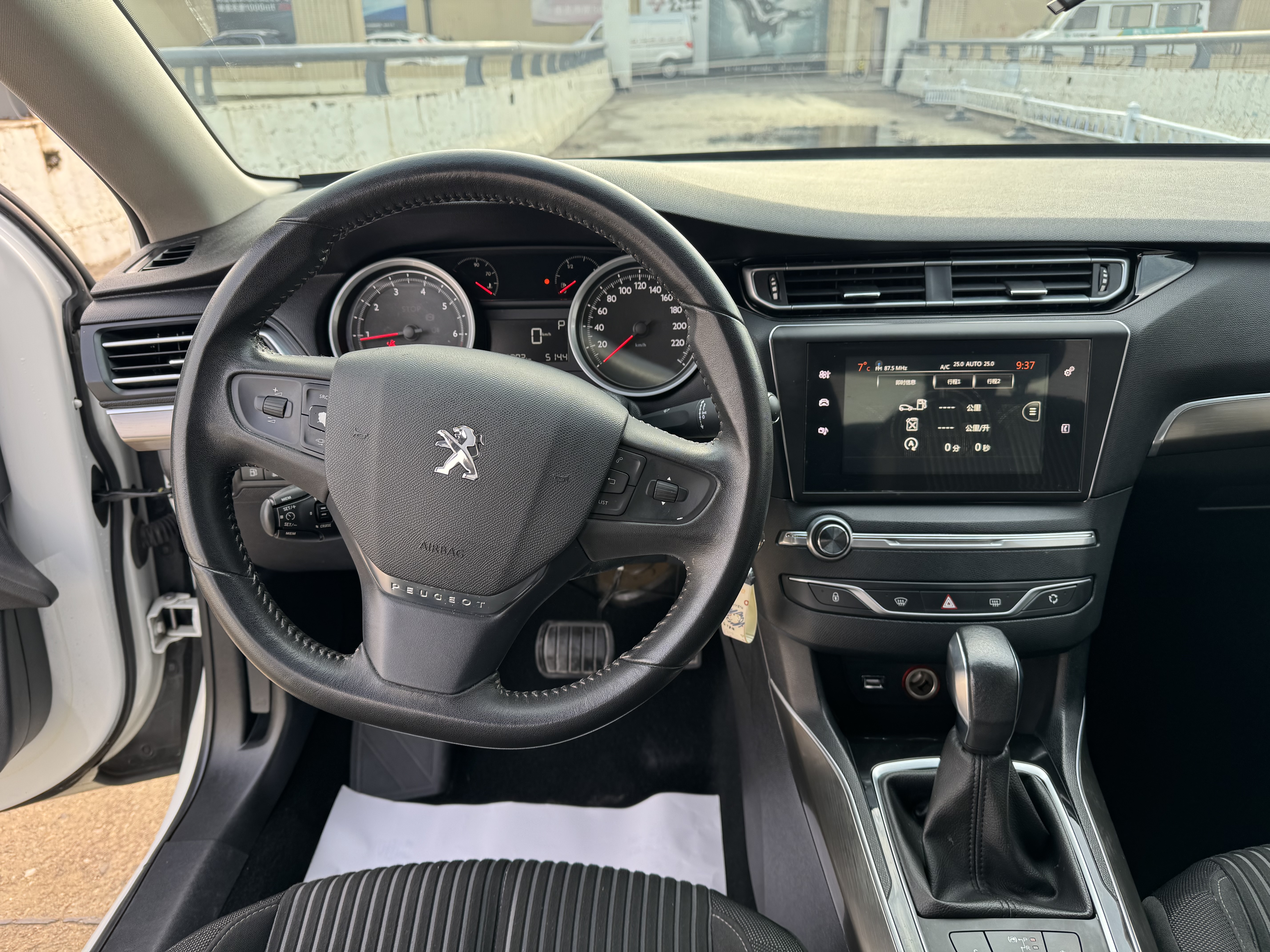 Peugeot 408 2016 #10 Peugeot 408 2016 car image #10