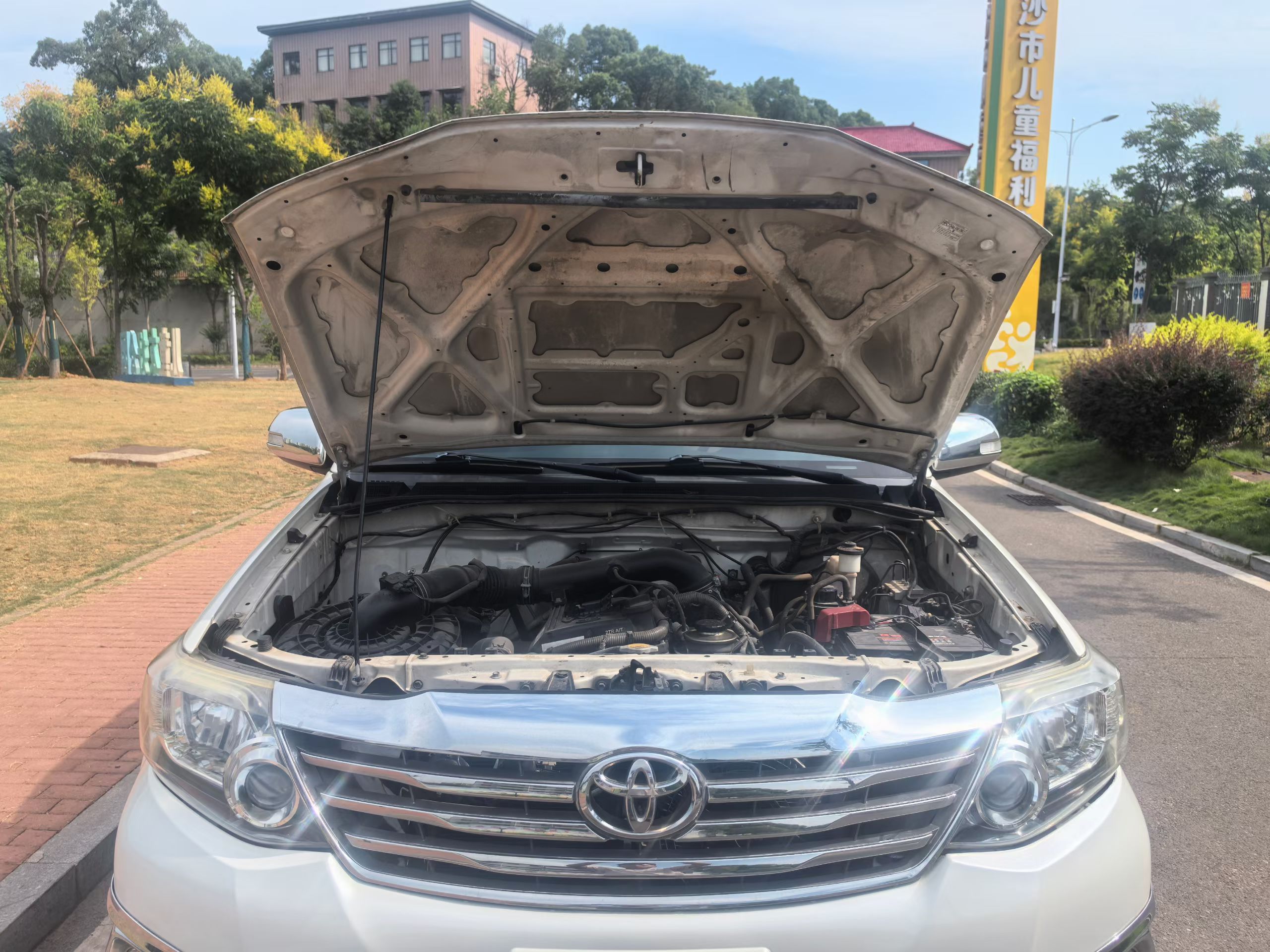 Toyota Fortuner 2016 immagine di auto #10