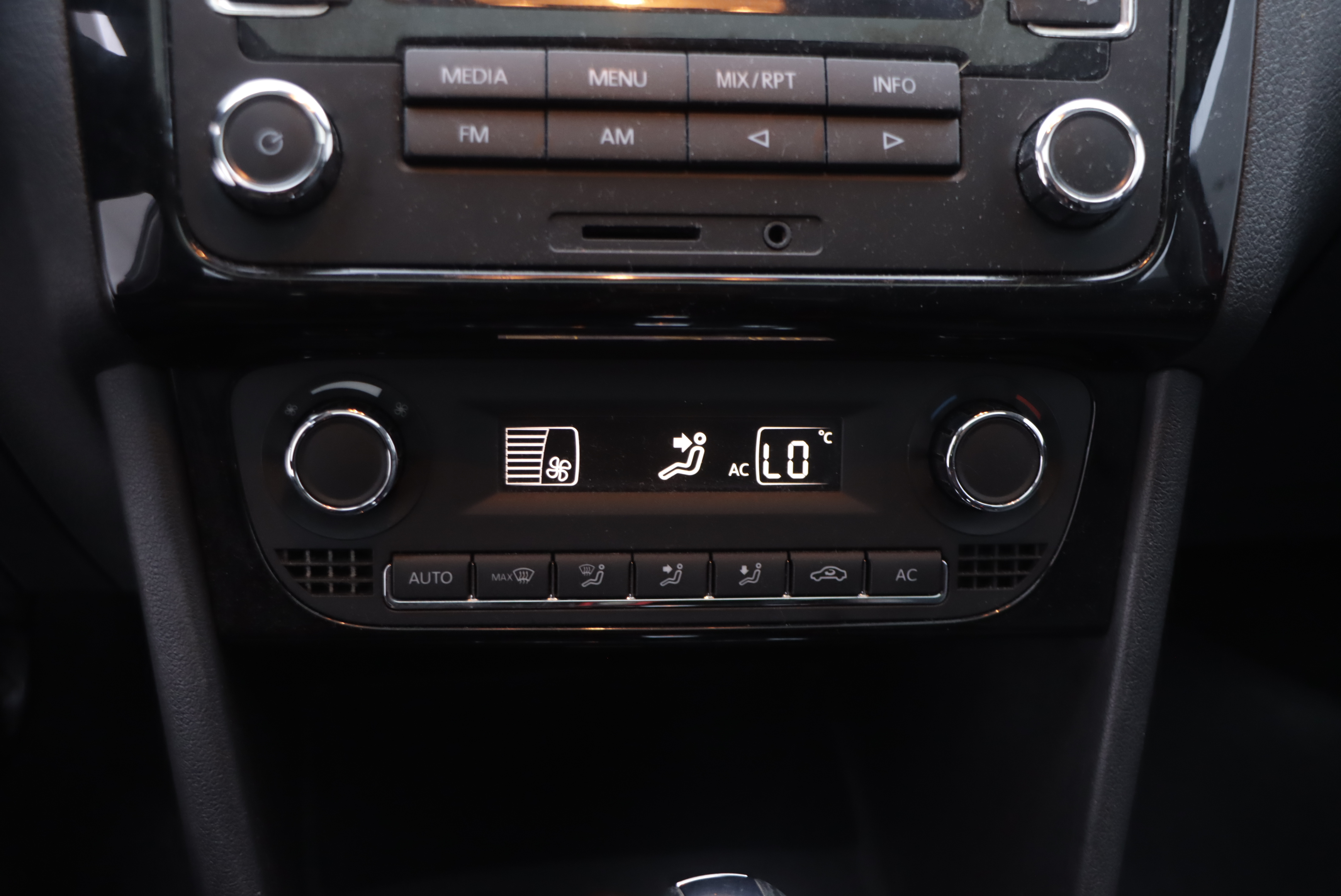 Polo 2012 car image #10