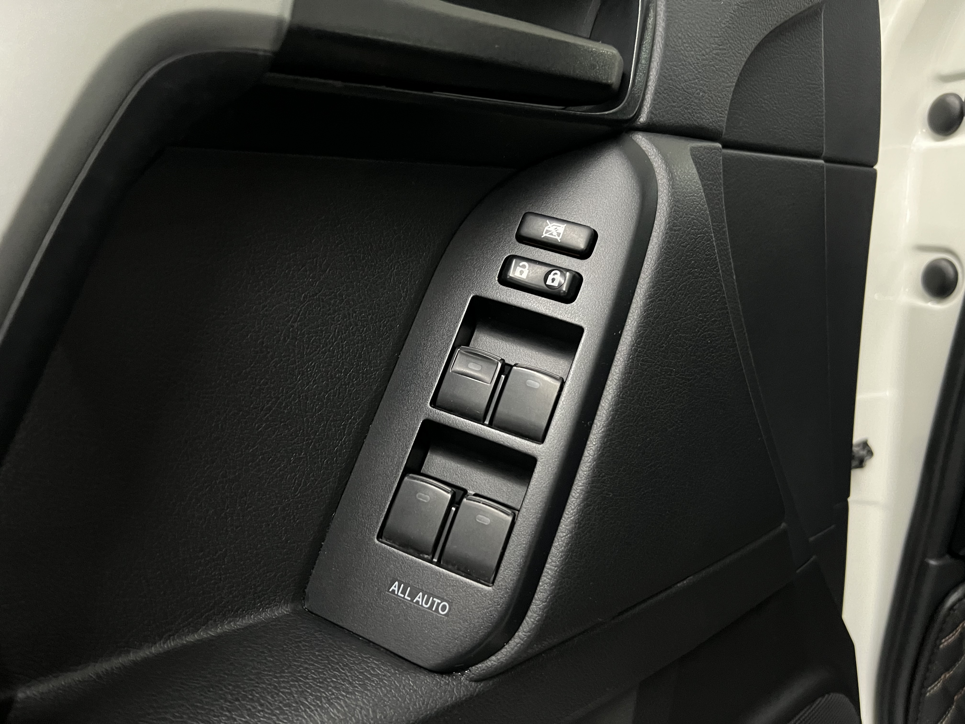 Toyota Land Cruiser Prado 2017 immagine di auto #10