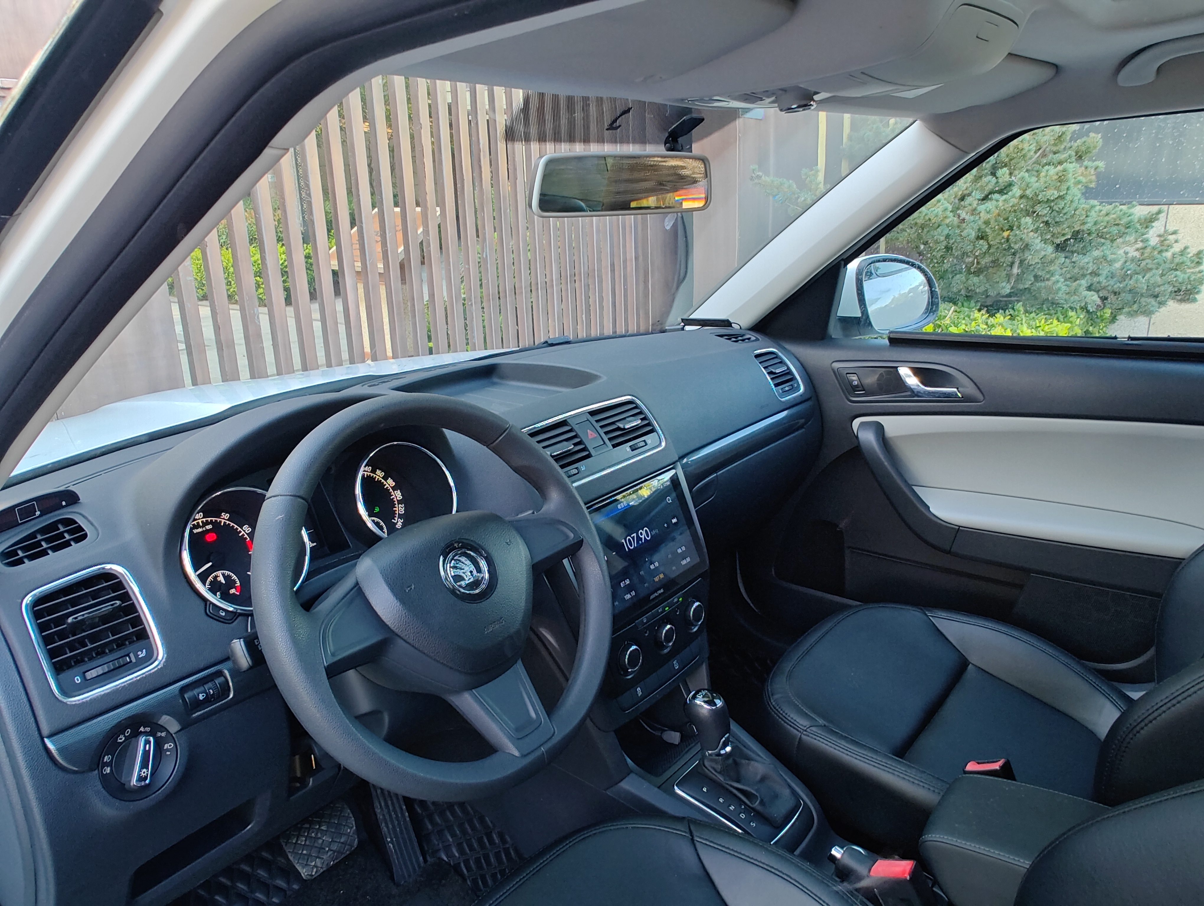 Skoda Yeti 2016 car image #10