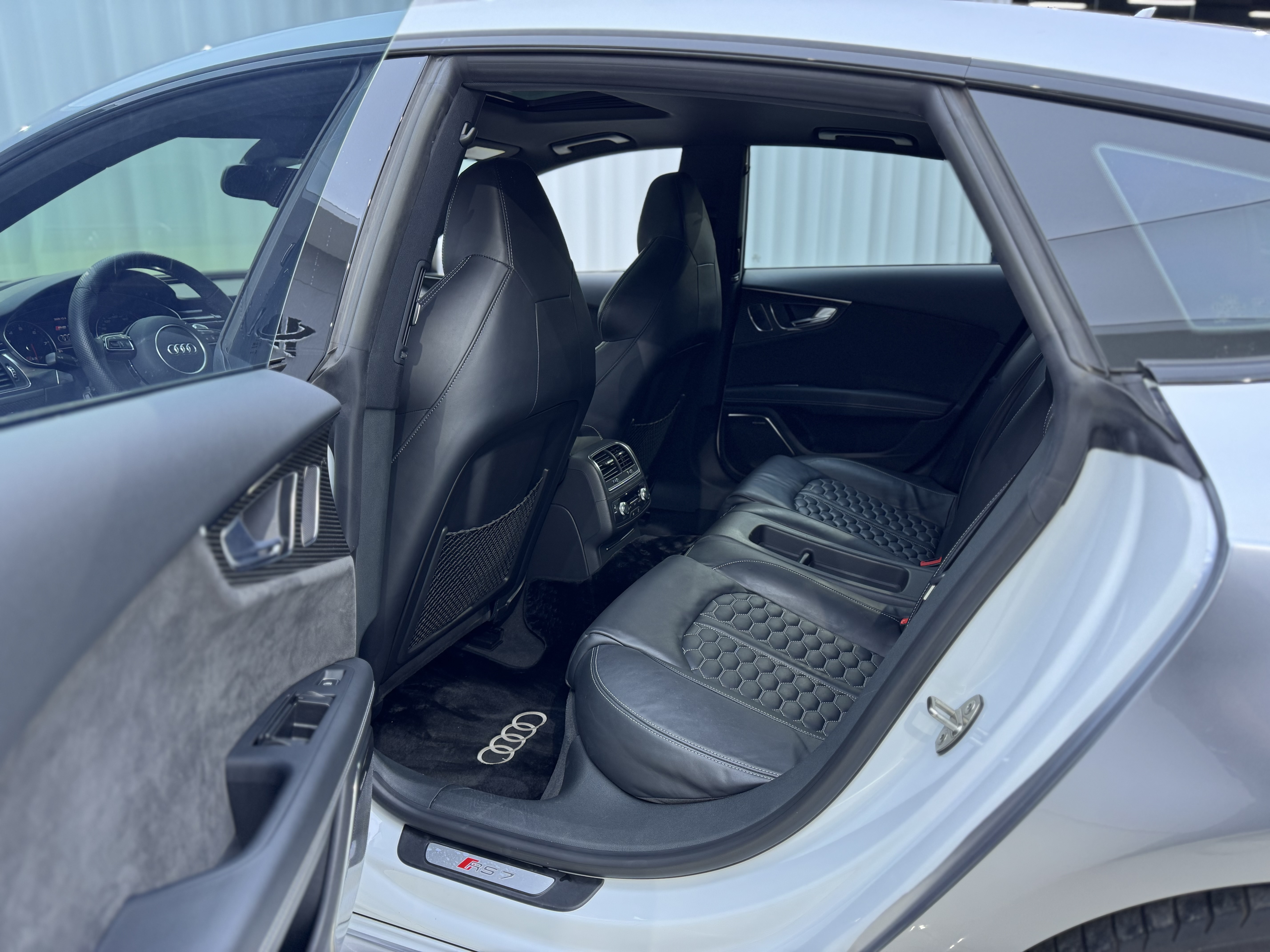 Audi RS 7 2020 car image #10