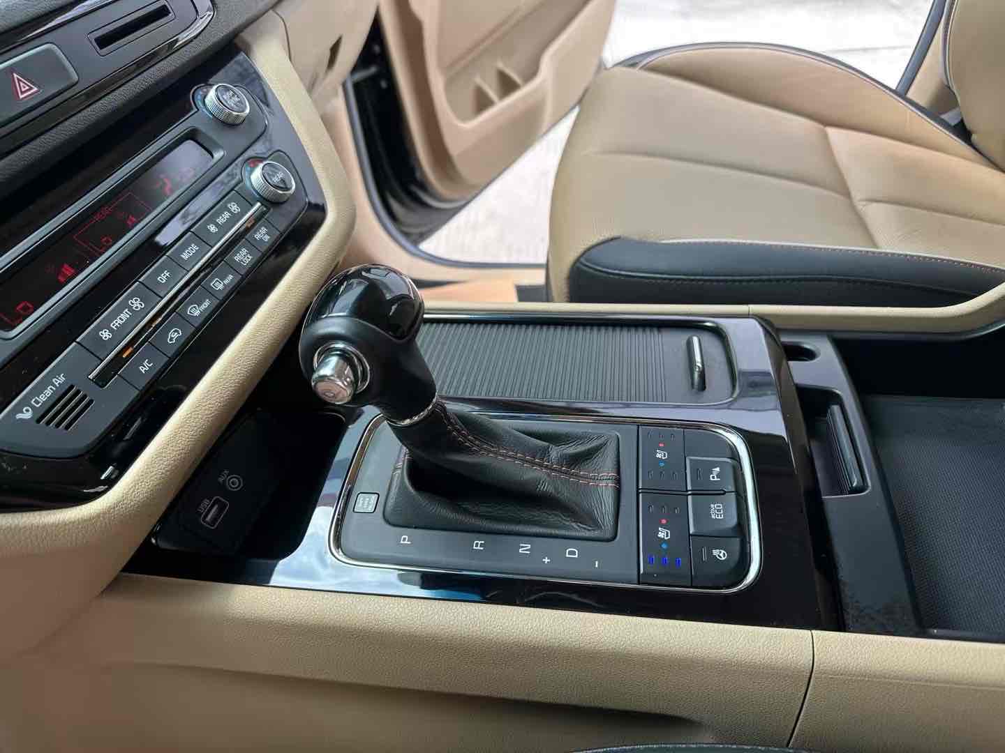 Kia Carnival (Imported) 2015 immagine di auto #10