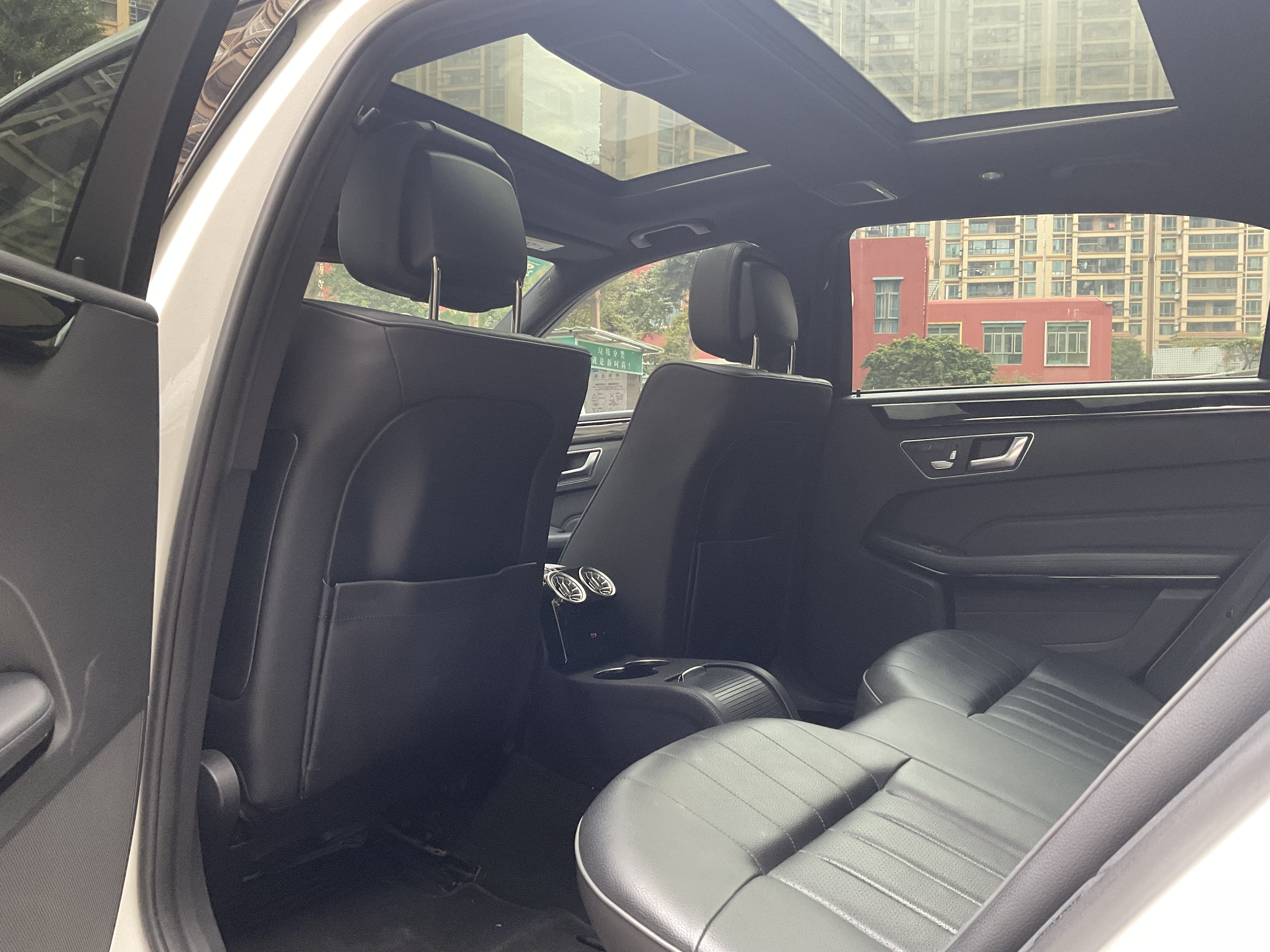 Mercedes-Benz E Class 2015 car image #10