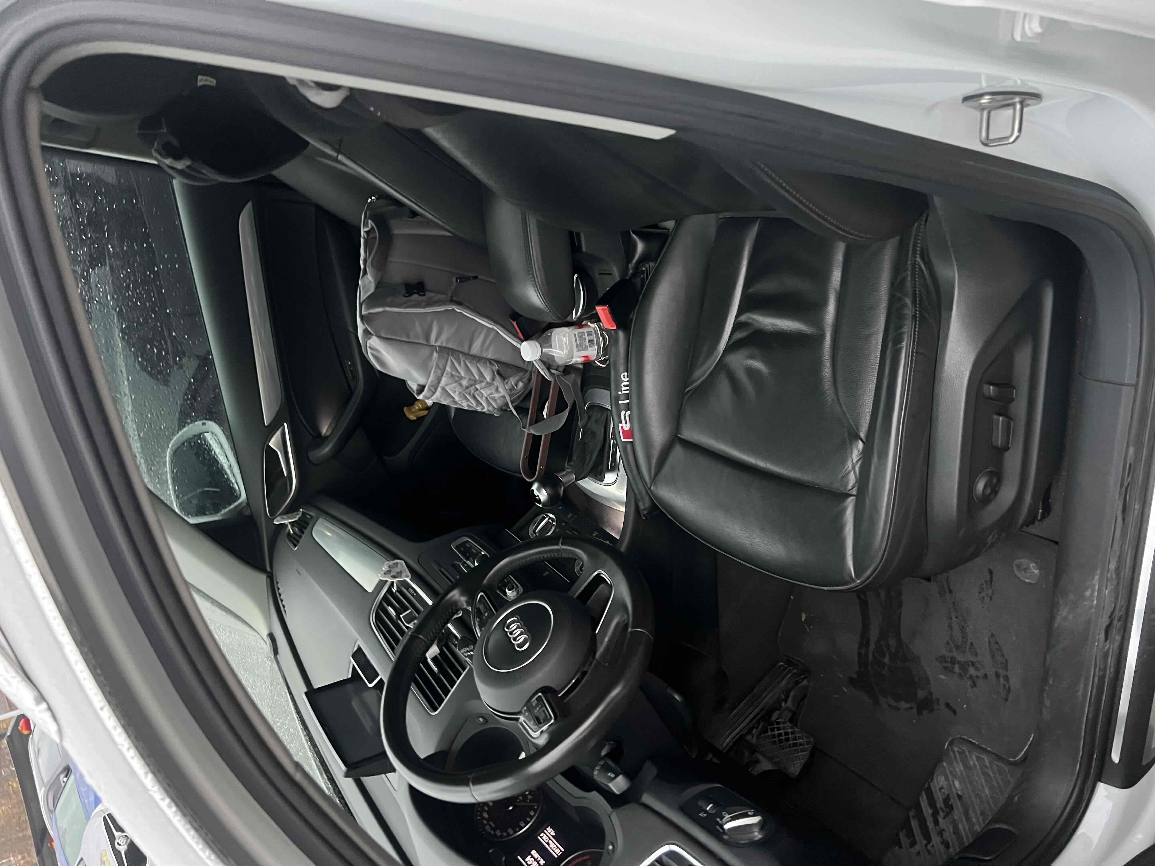 Audi Q3 2016 car image #10