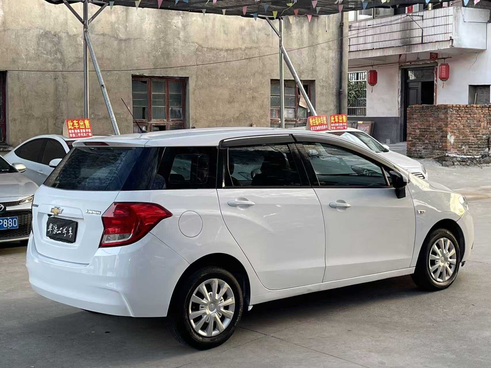 Chevrolet Lova RV 2016 car image #10