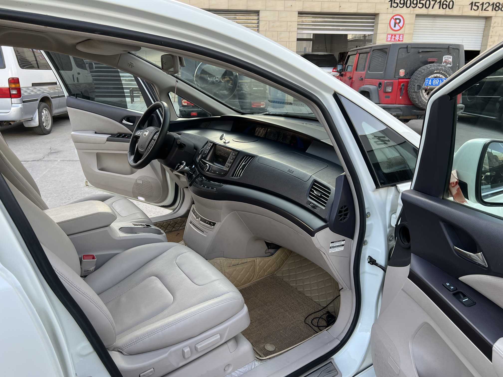 BYD e6 2016 #10 BYD e6 2016 car image #10