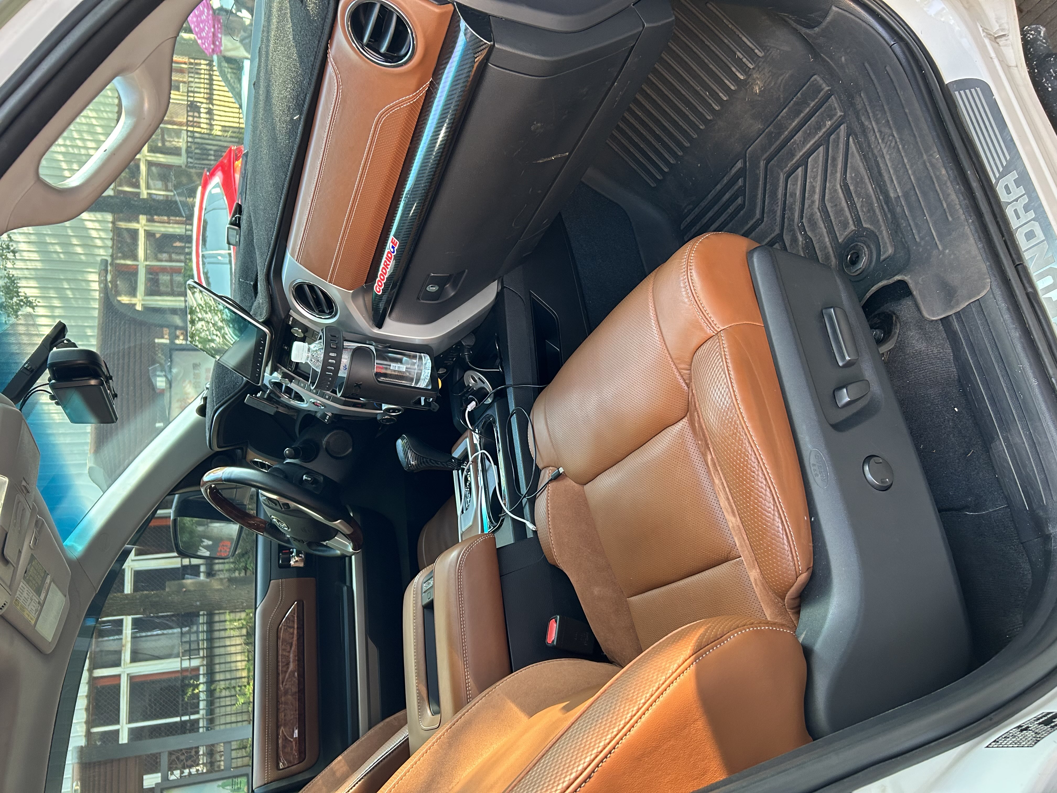 Toyota Tundra 2016 car image #10