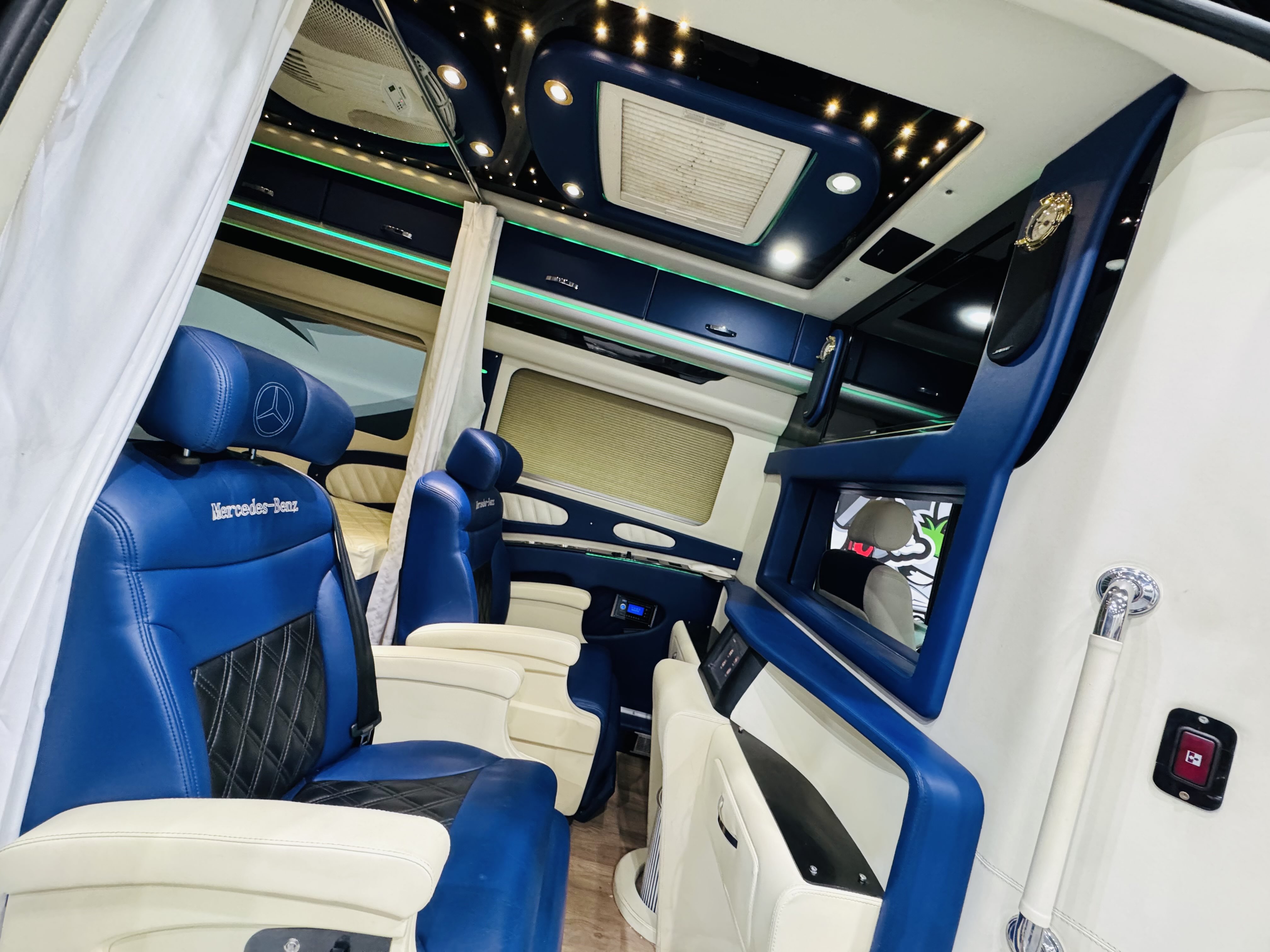 Mercedes-Benz Sprinter 2017 car image #10