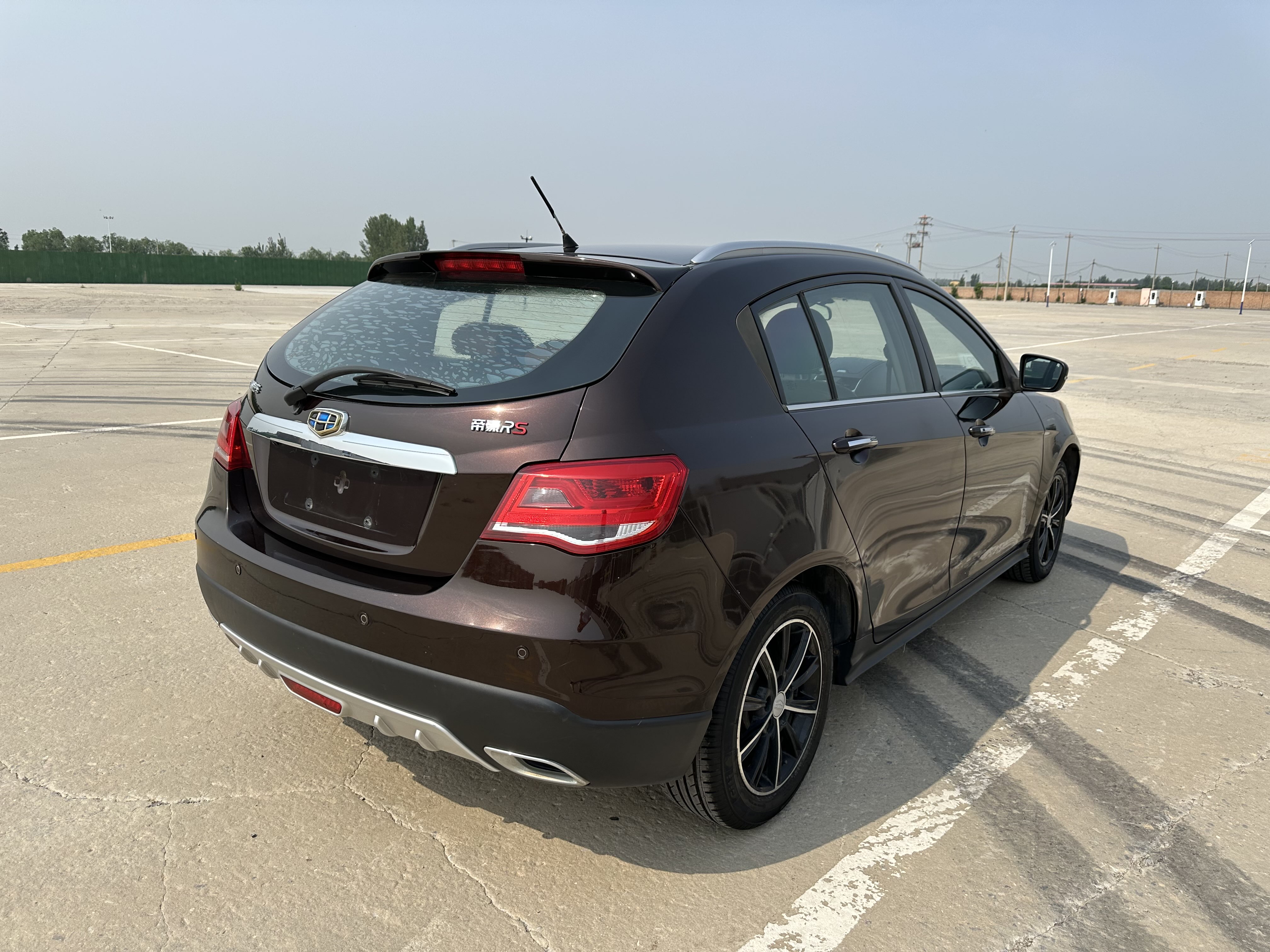 GEELY Emgrand 2016 #10 GEELY Emgrand 2016 car image #10