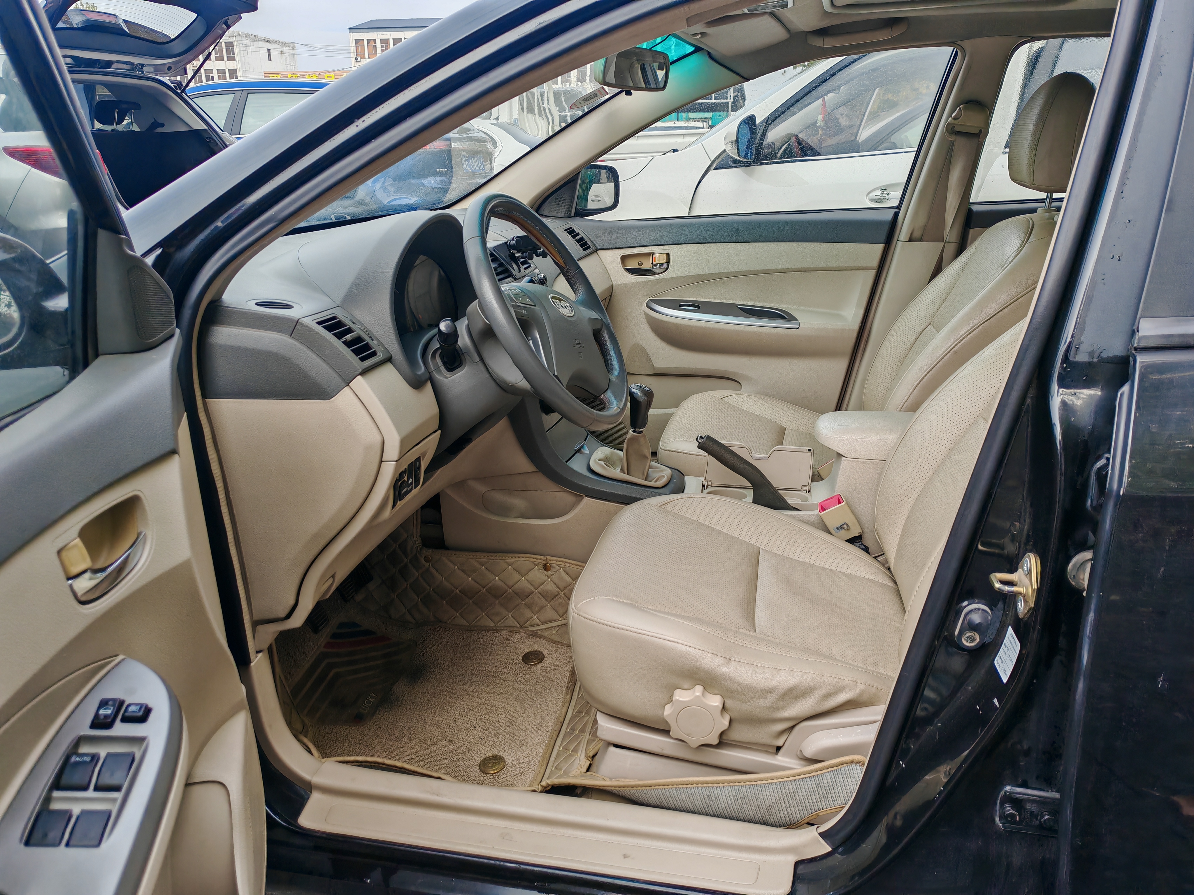 BYD L3 2012 car image #10