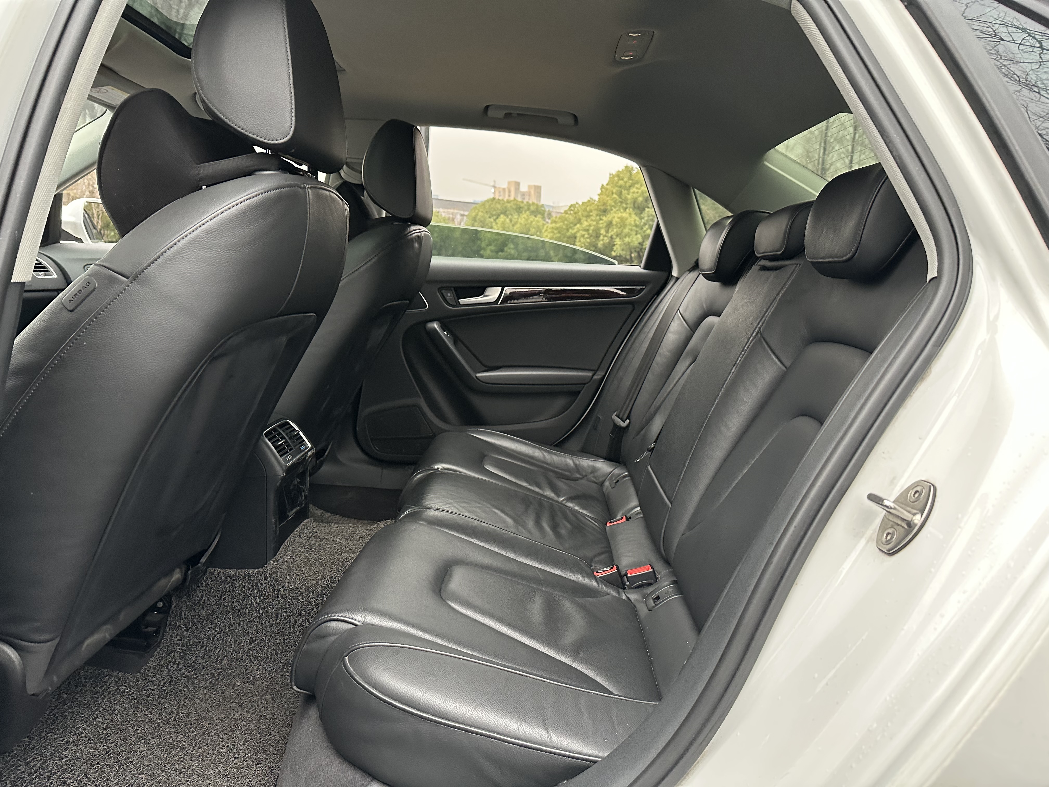 Audi A4L 2016 car image #10