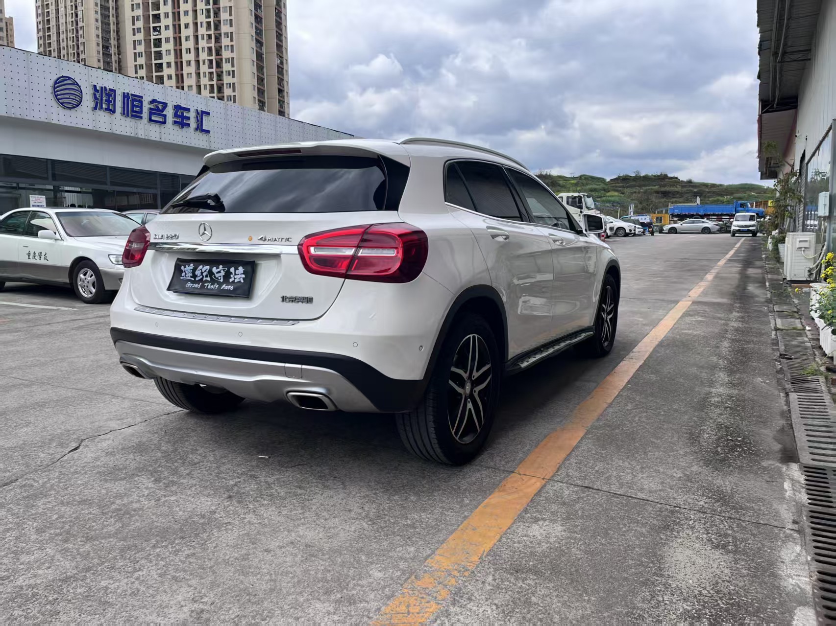 Mercedes-Benz GLA Class 2015 car image #10