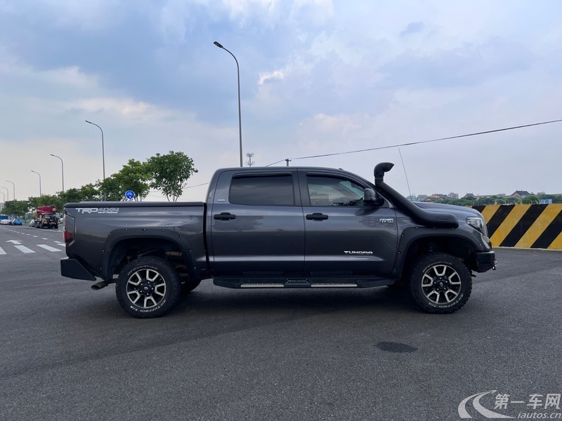 Toyota Tundra 2018 immagine di auto #10