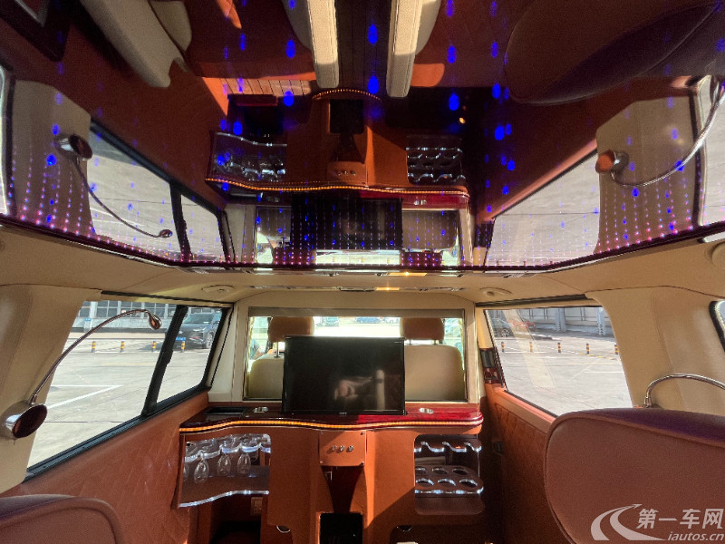 Volkswagen Caravelle 2014 car image #10