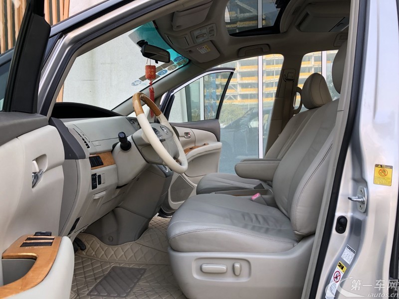 Toyota Previa 2011 car image #10