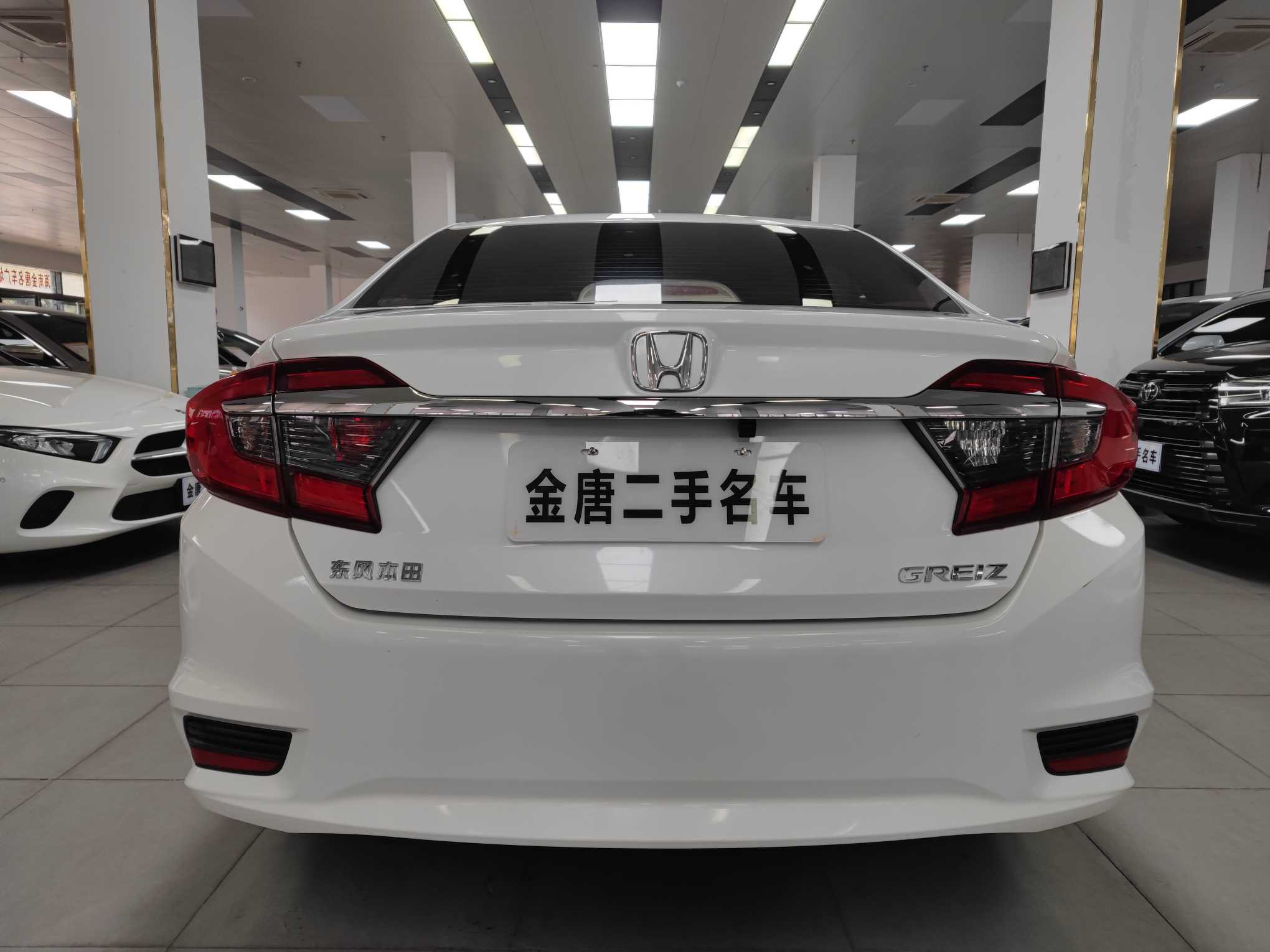 Honda Greiz 2017 car image #10