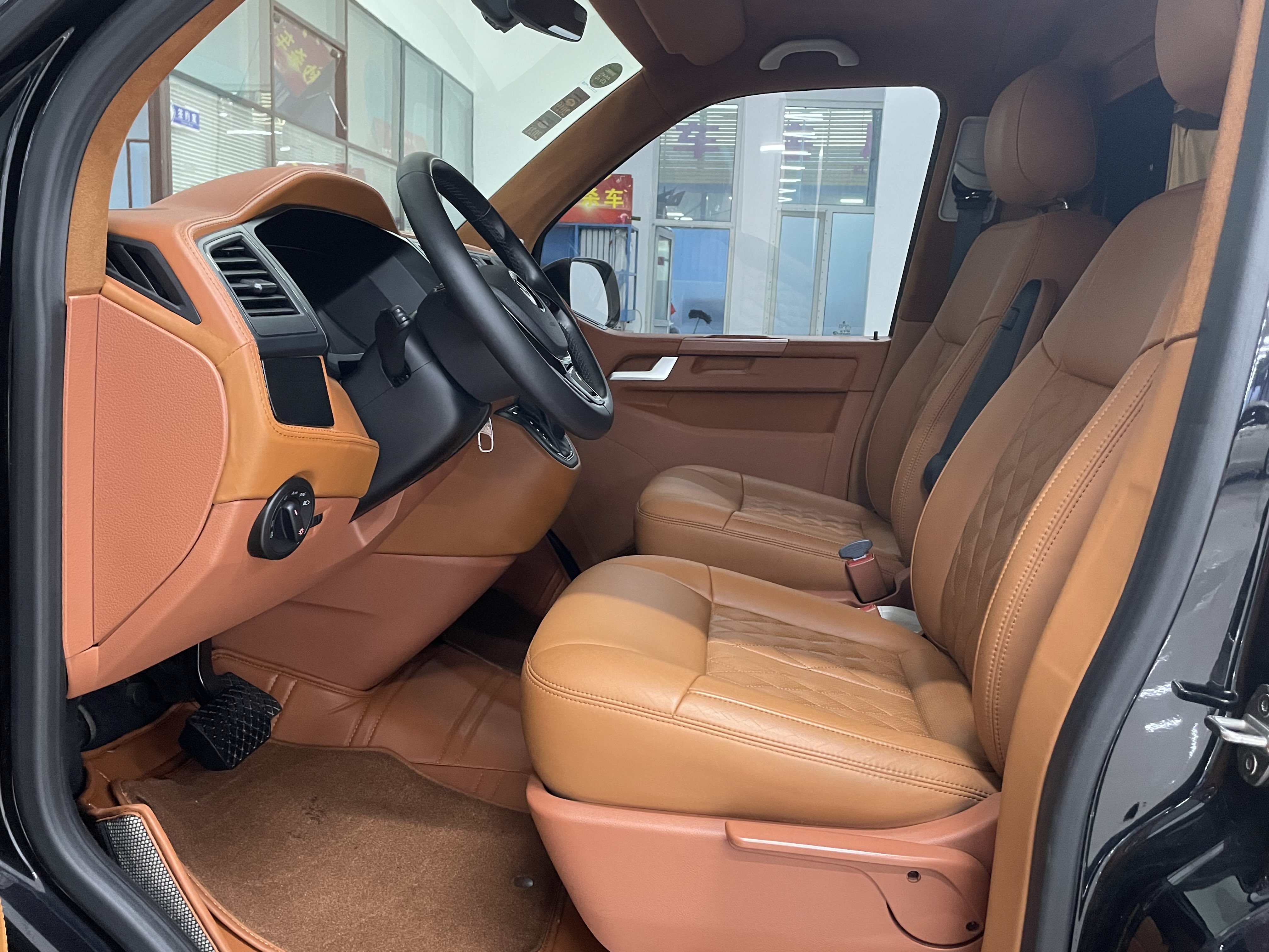 Volkswagen Caravelle 2017 immagine di auto #10